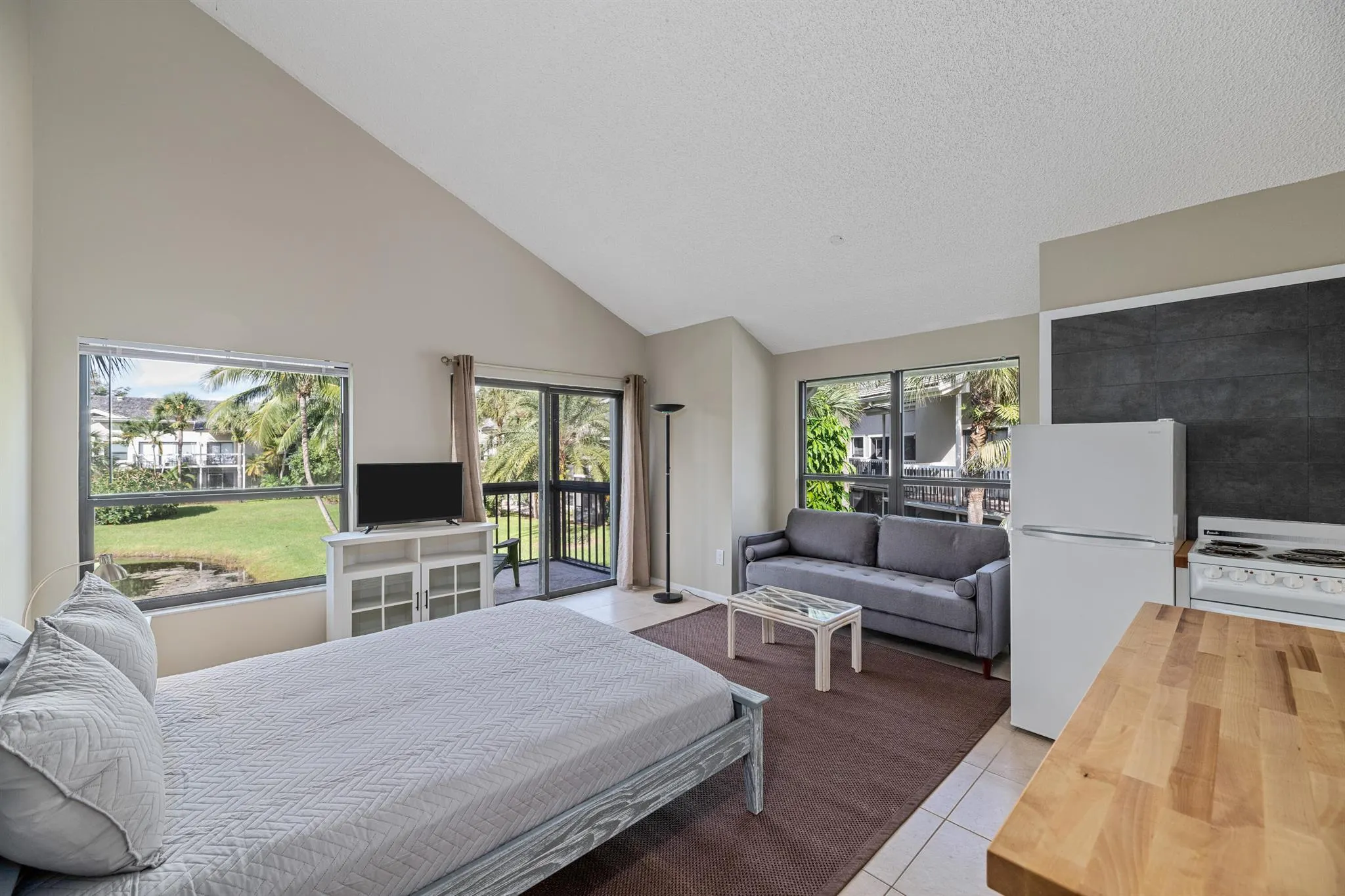 11863 Wimbledon Circle, #511