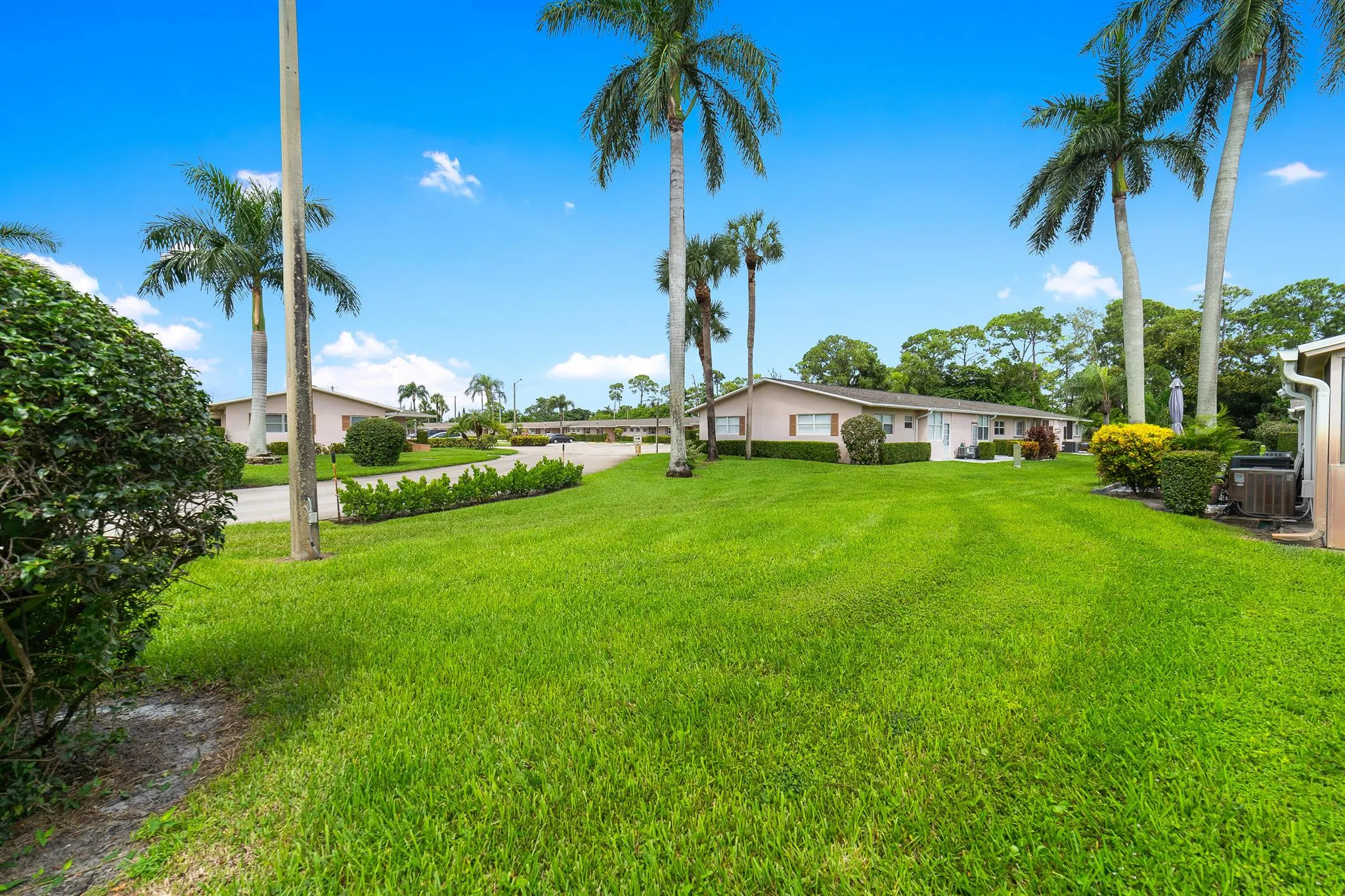 2567 Dudley Drive W, #F