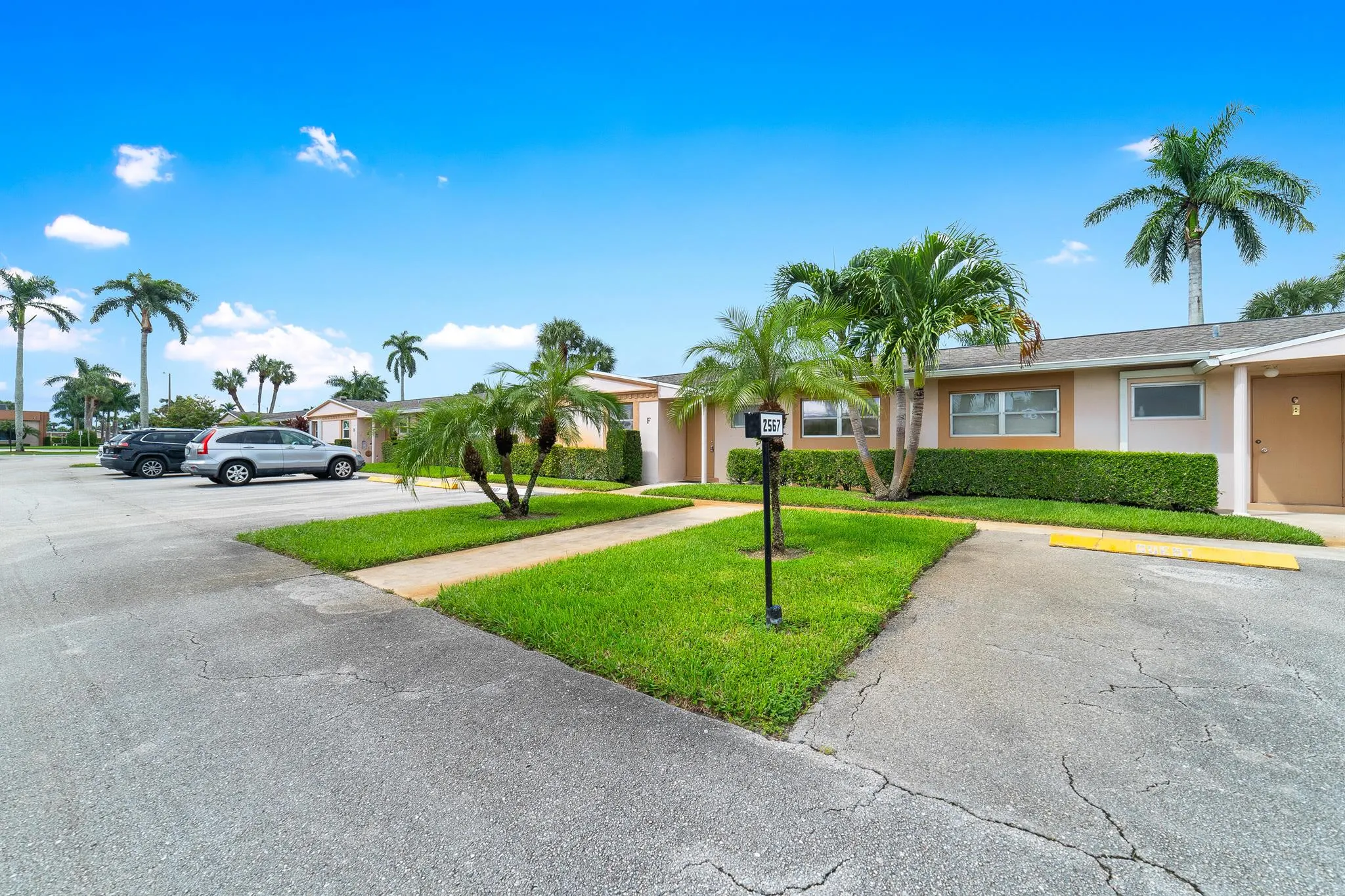 2567 Dudley Drive W, #F