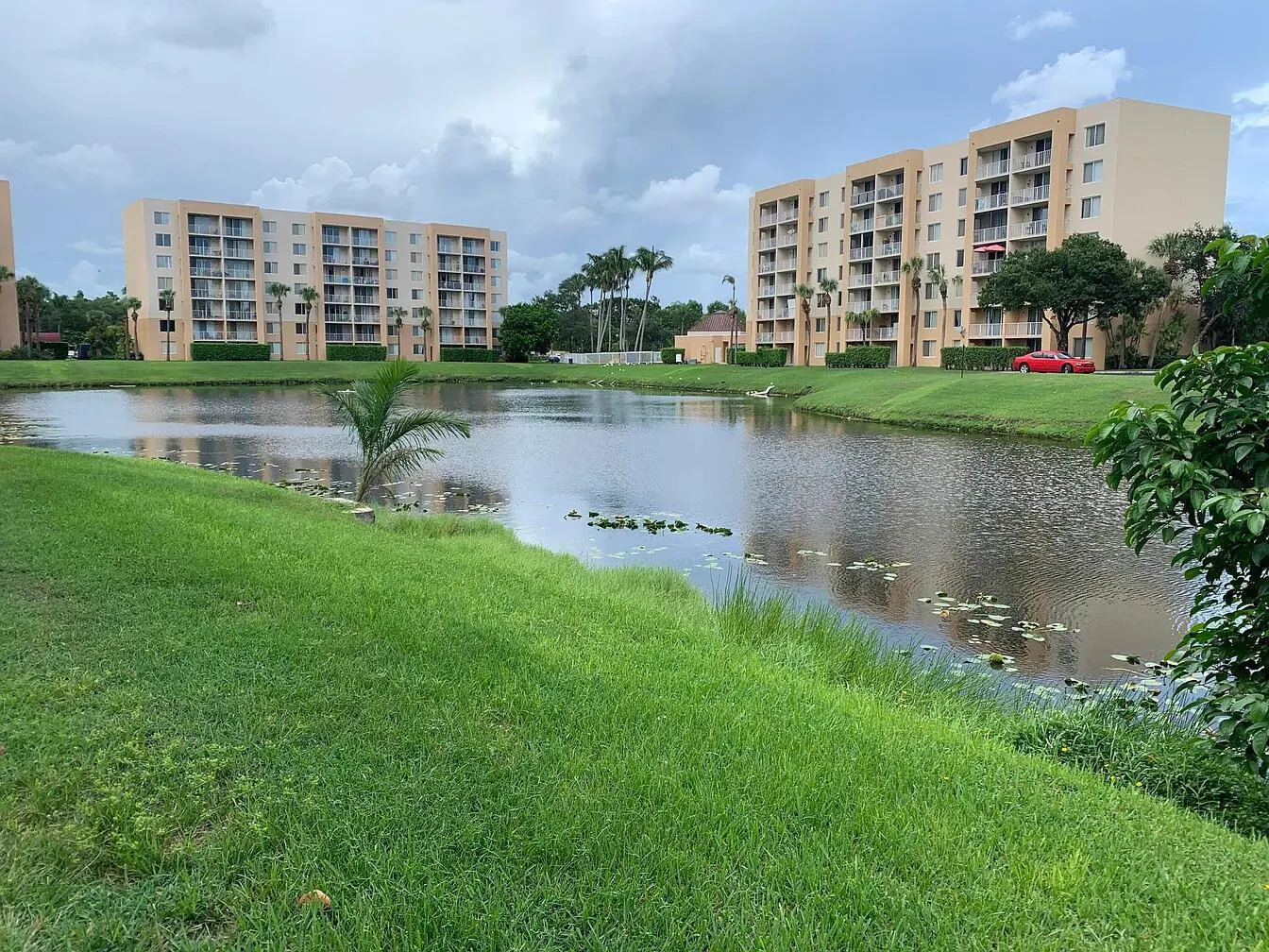 2828 Tennis Club Drive, #403