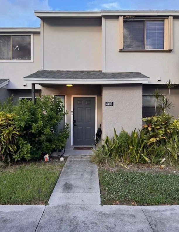 4402 Inlet Circle