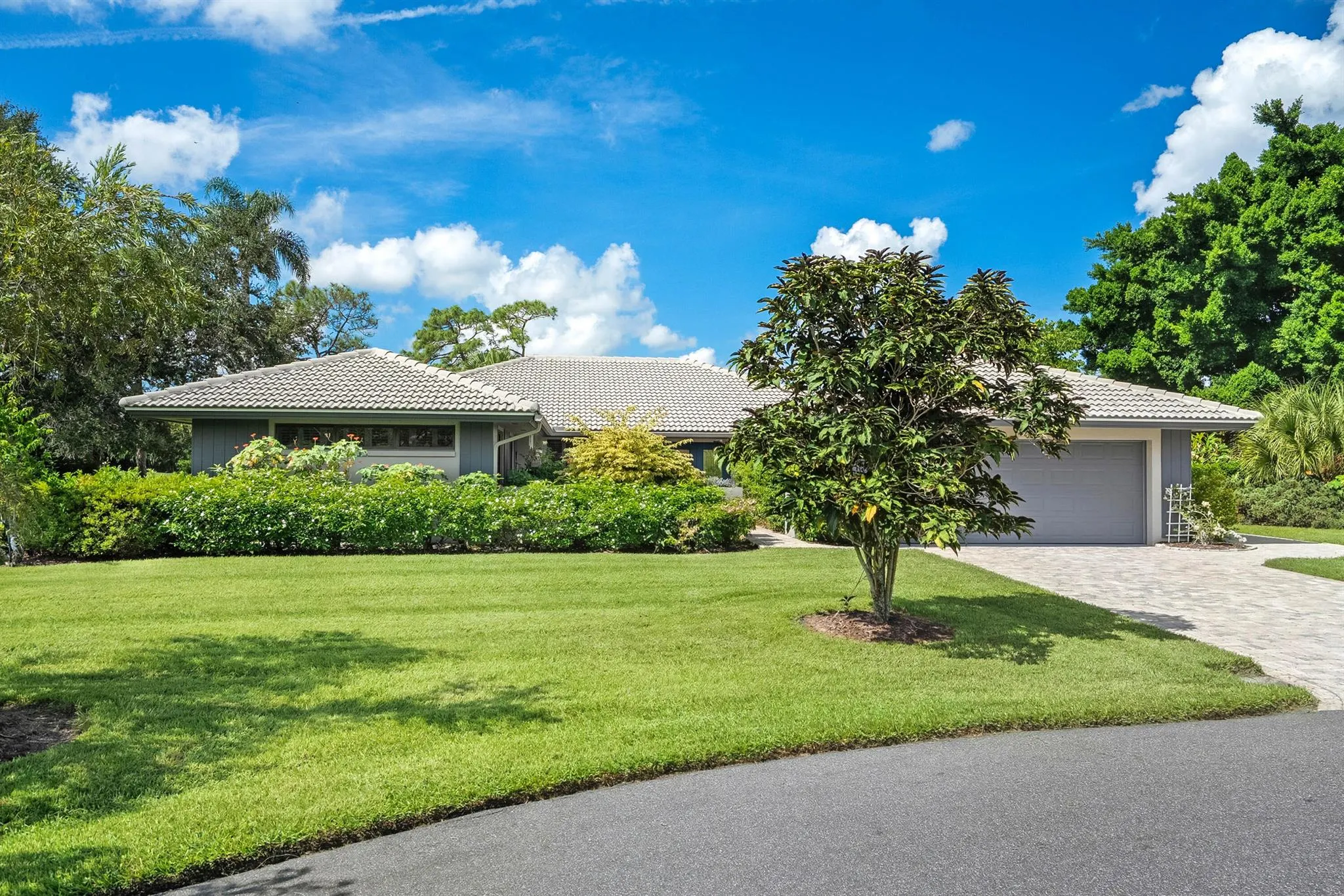 1423 SW Troon Circle