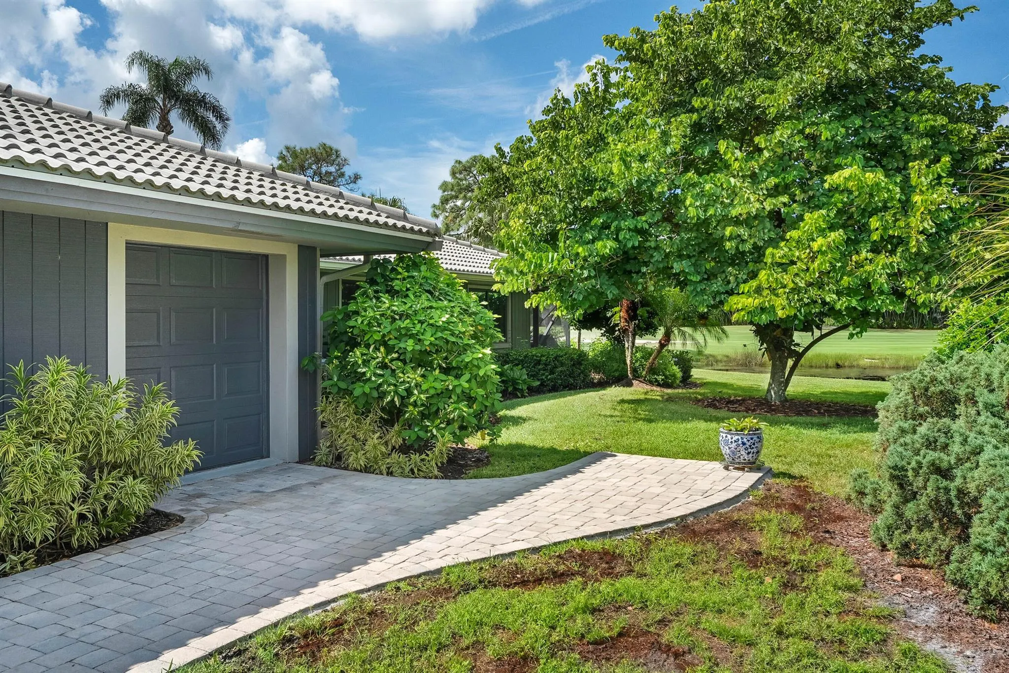 1423 SW Troon Circle