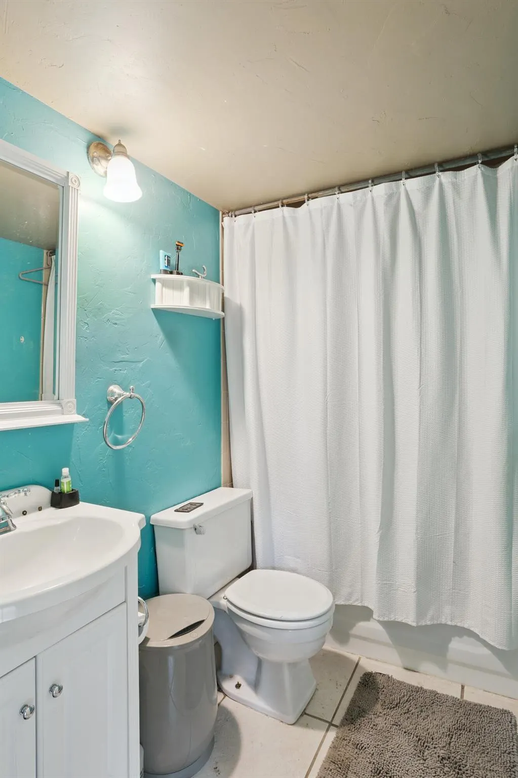 4075 Palm Bay Circle, #B