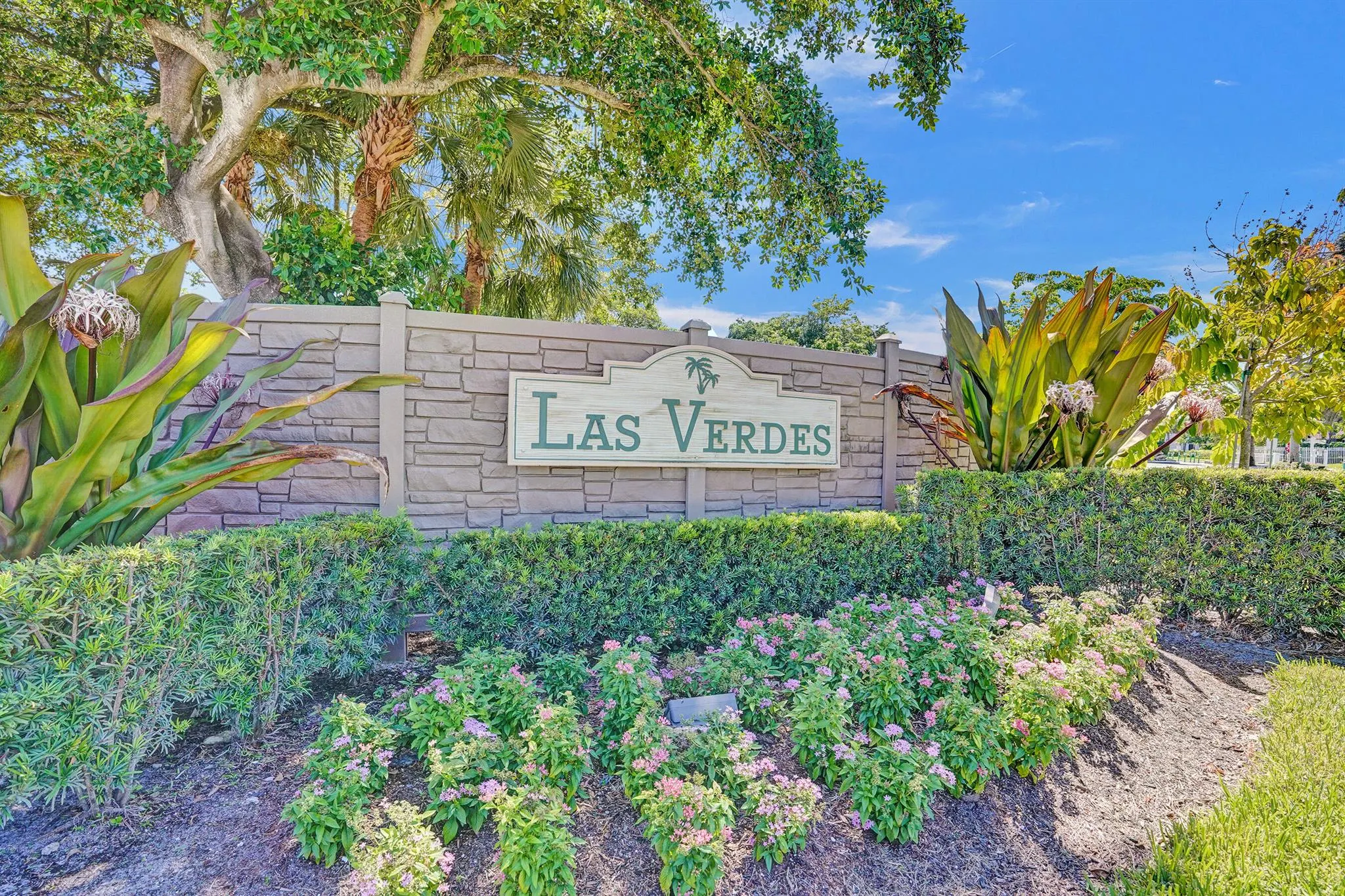 5340 Las Verdes Circle, #324