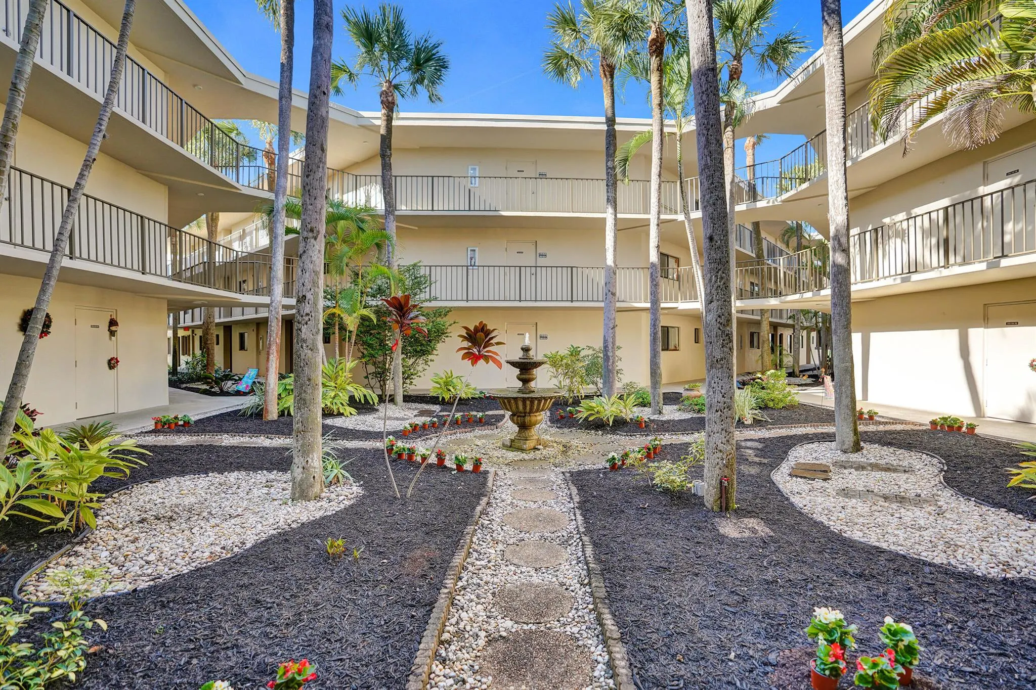 5340 Las Verdes Circle, #324
