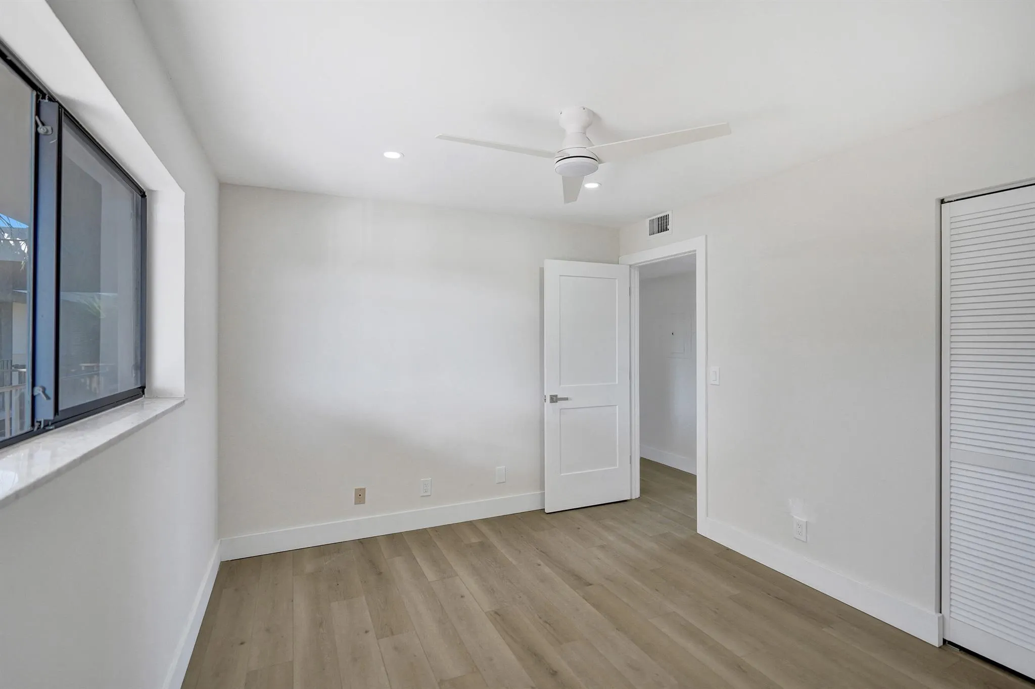 5340 Las Verdes Circle, #324