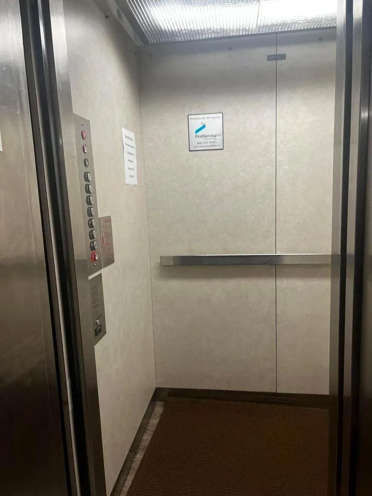 500 Executive Center Drive, #3-F
