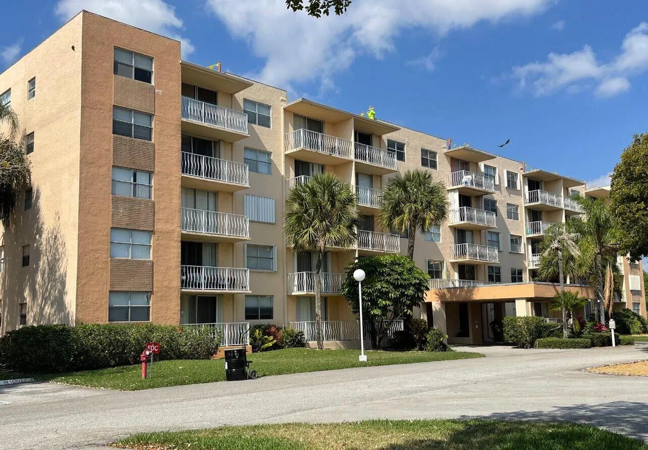 500 Executive Center Drive, #3-F