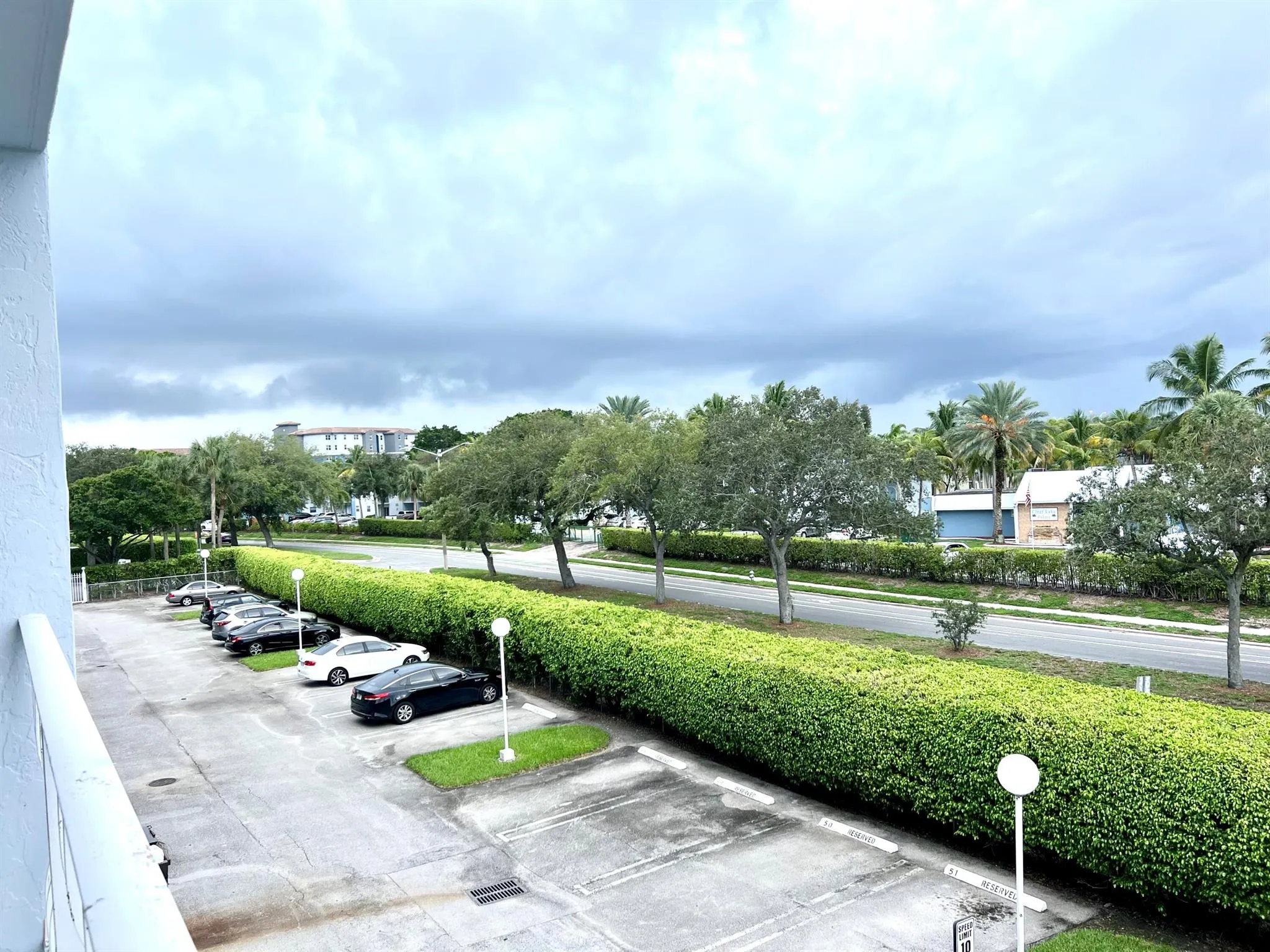 500 Executive Center Drive, #3-F