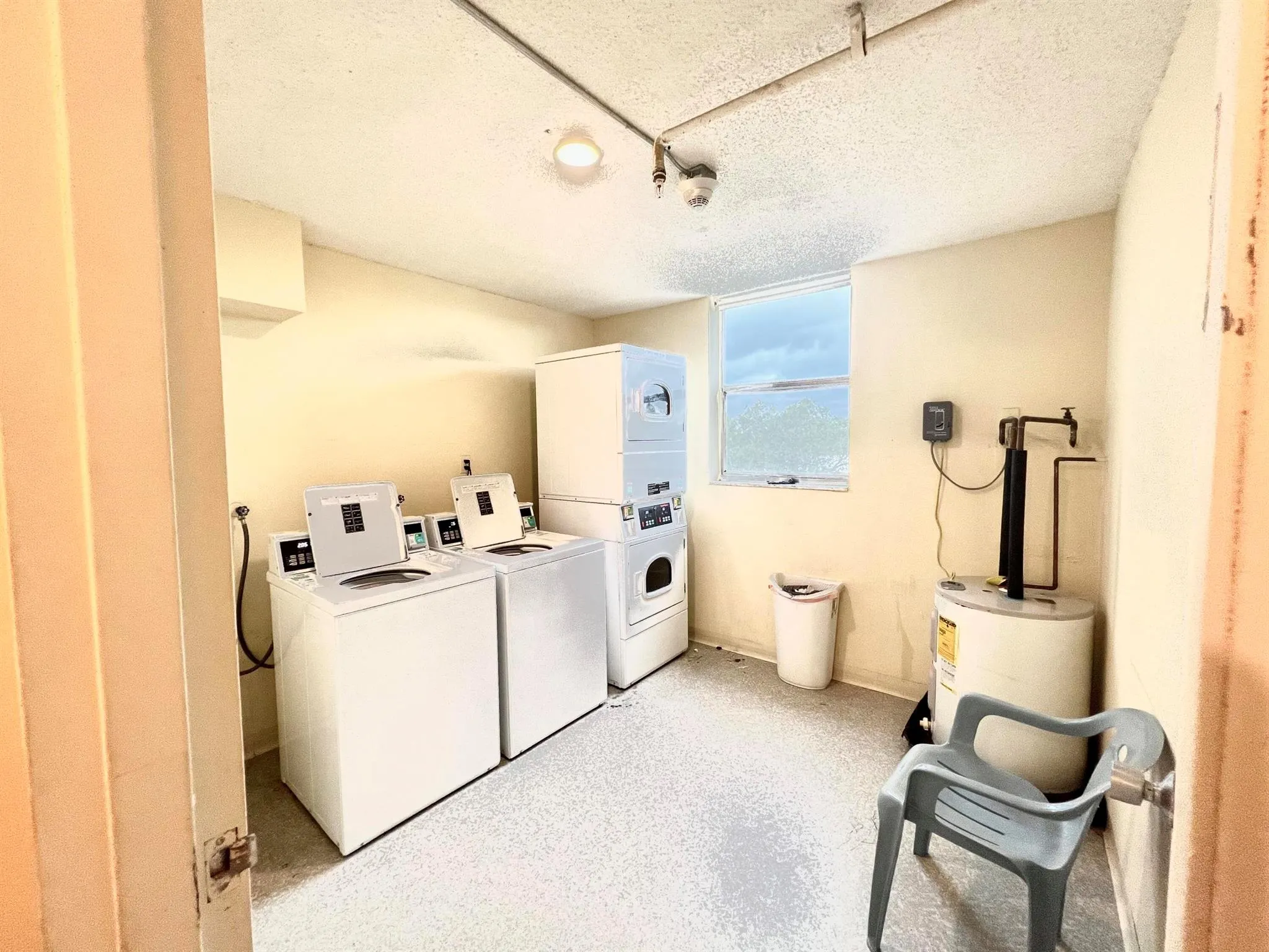 500 Executive Center Drive, #3-F