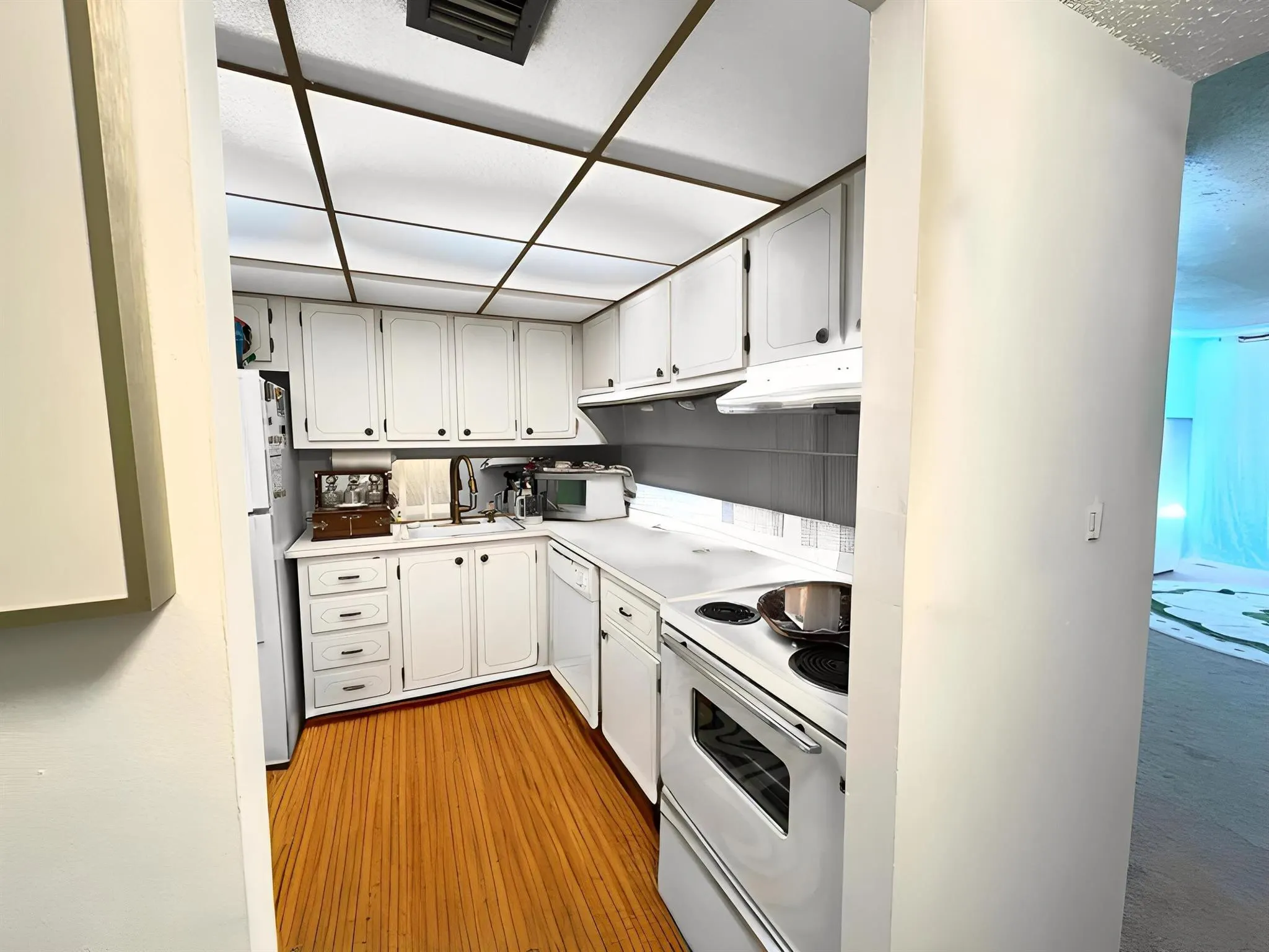 500 Executive Center Drive, #3-F