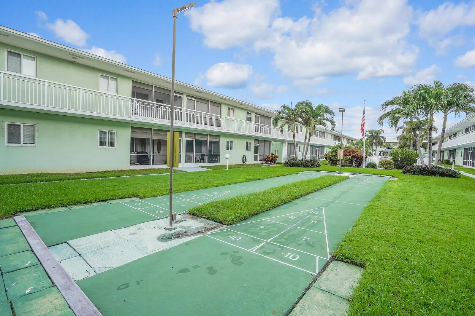 2100 NE 38th Street, #111