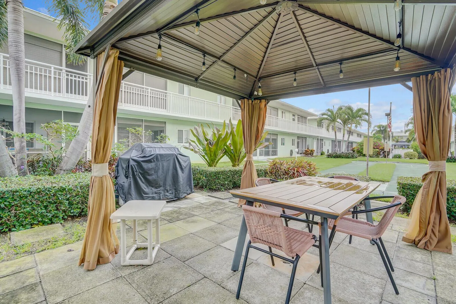 2100 NE 38th Street, #111