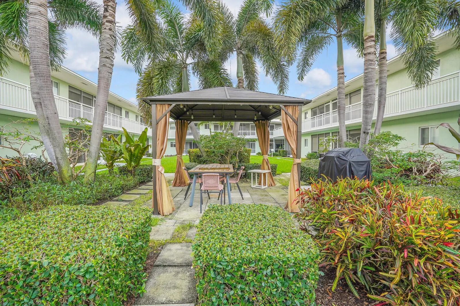 2100 NE 38th Street, #111