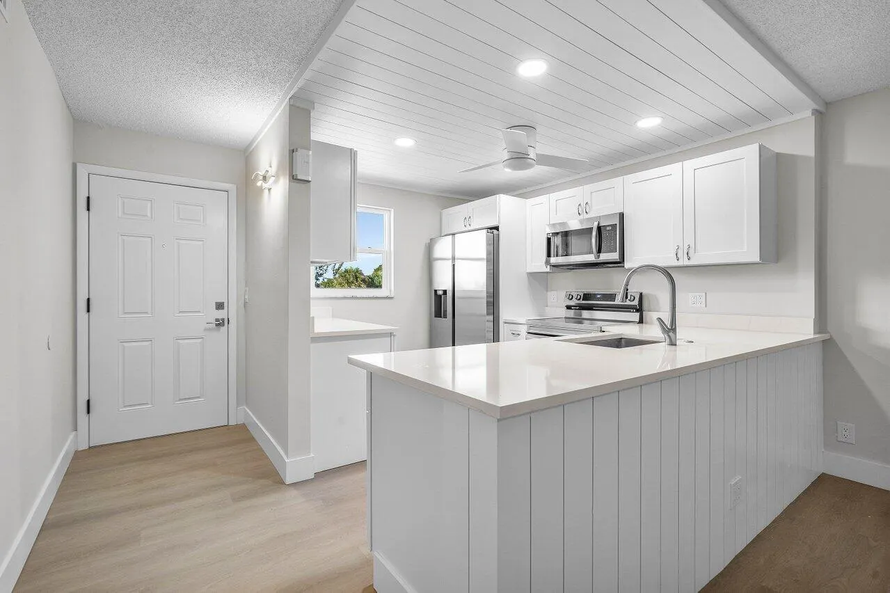 2601 NE 3rd Court, #3040