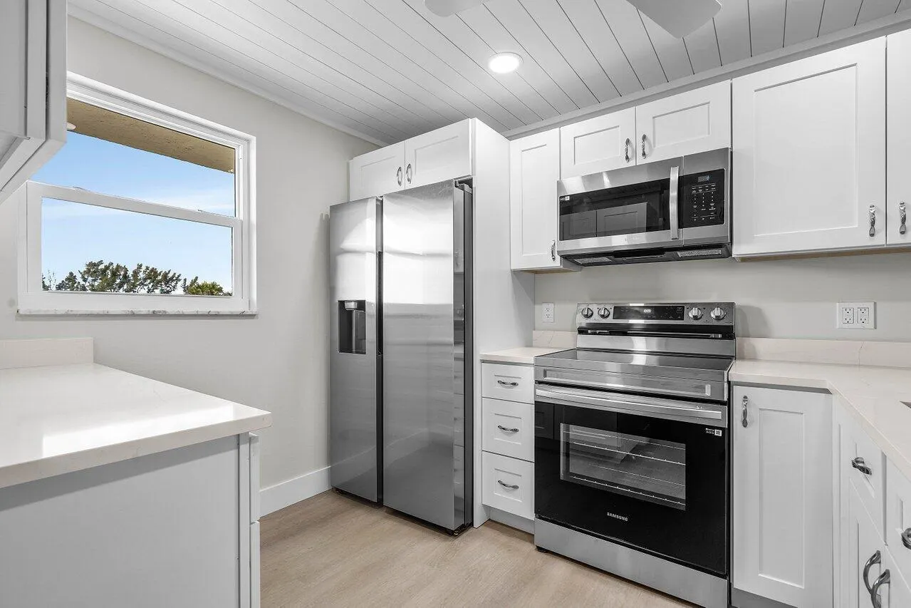 2601 NE 3rd Court, #3040