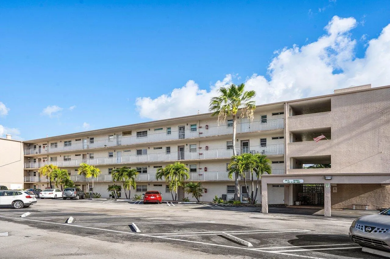 2601 NE 3rd Court, #3040