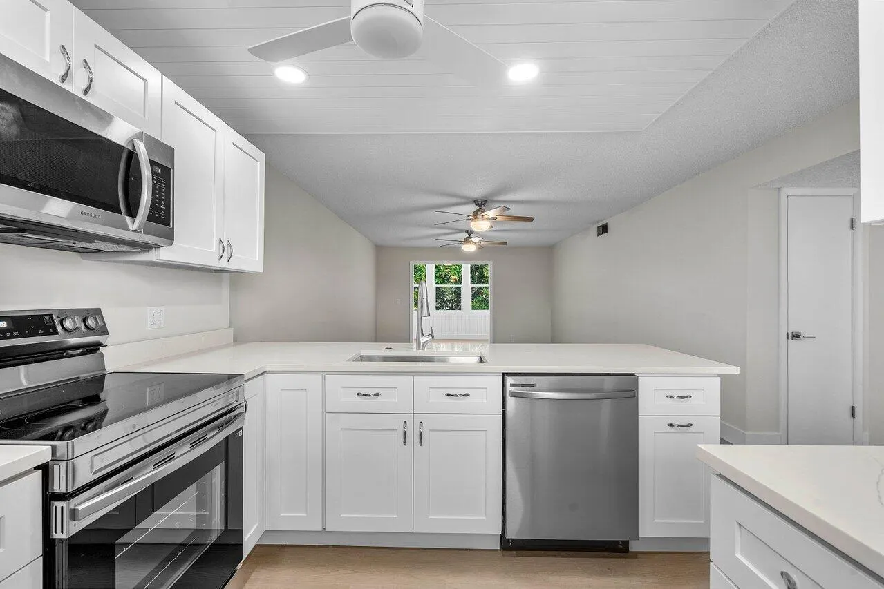 2601 NE 3rd Court, #3040