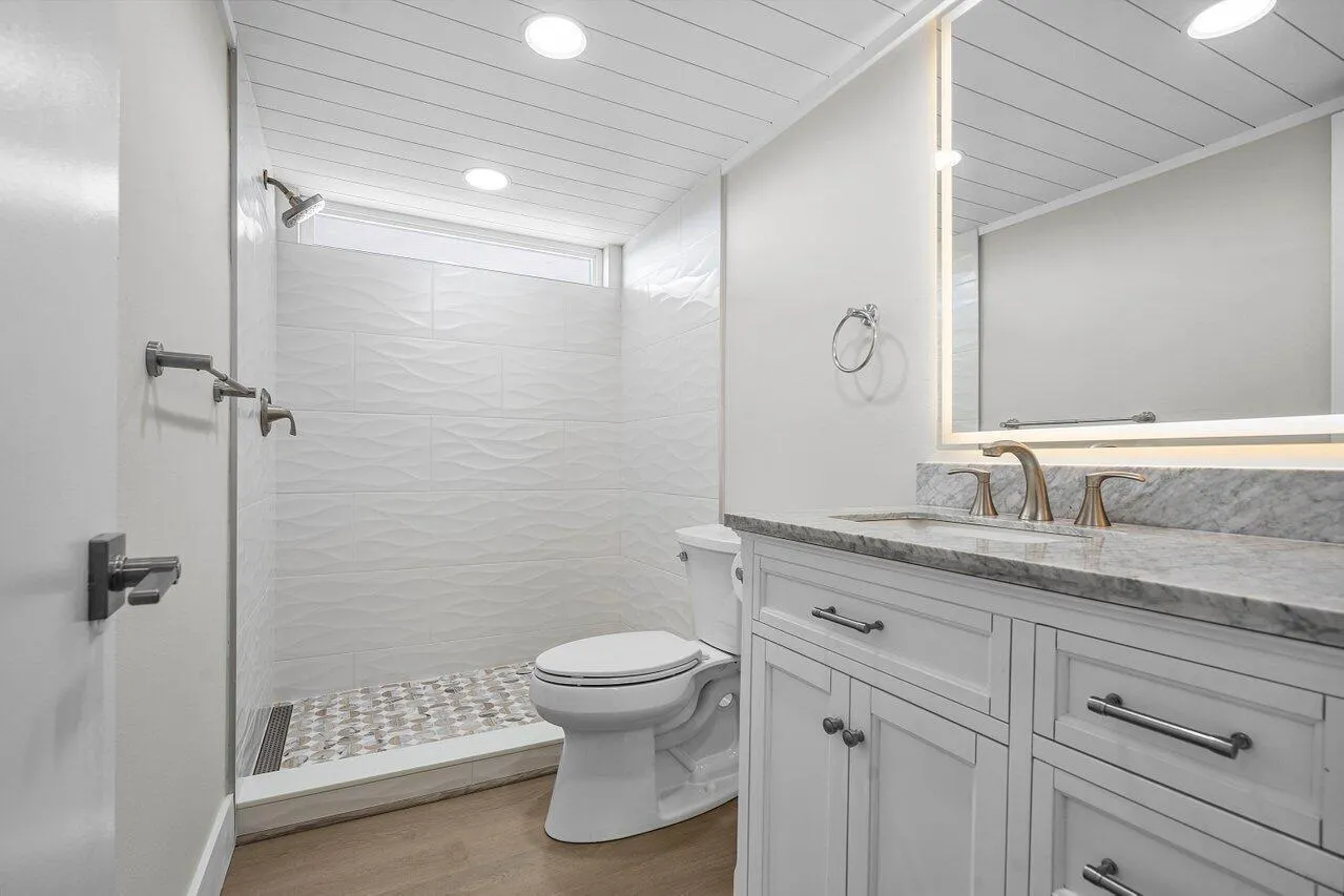 2601 NE 3rd Court, #3040
