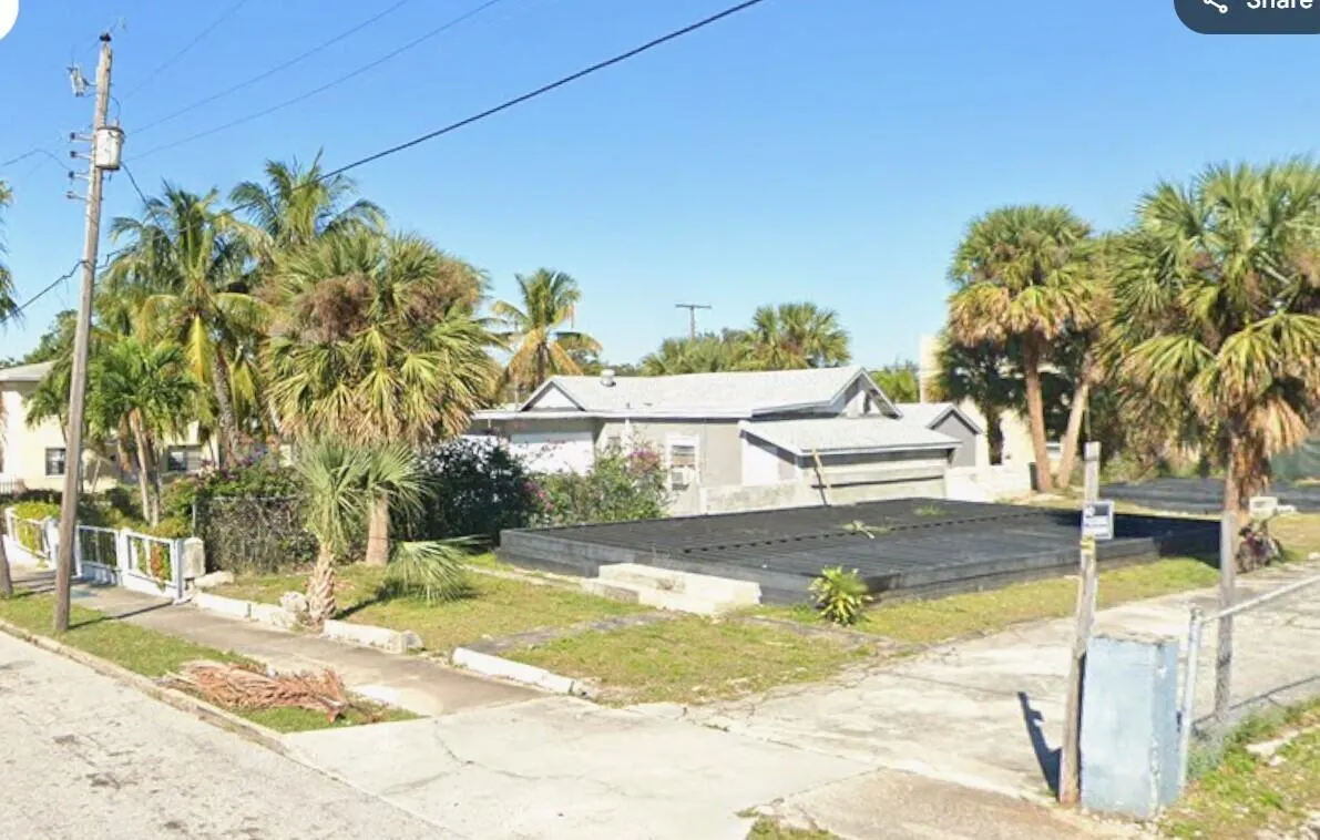 819 6th Street, #1