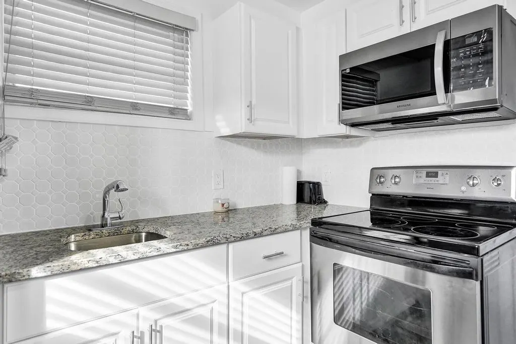 541 NW 107th Street, #Studio