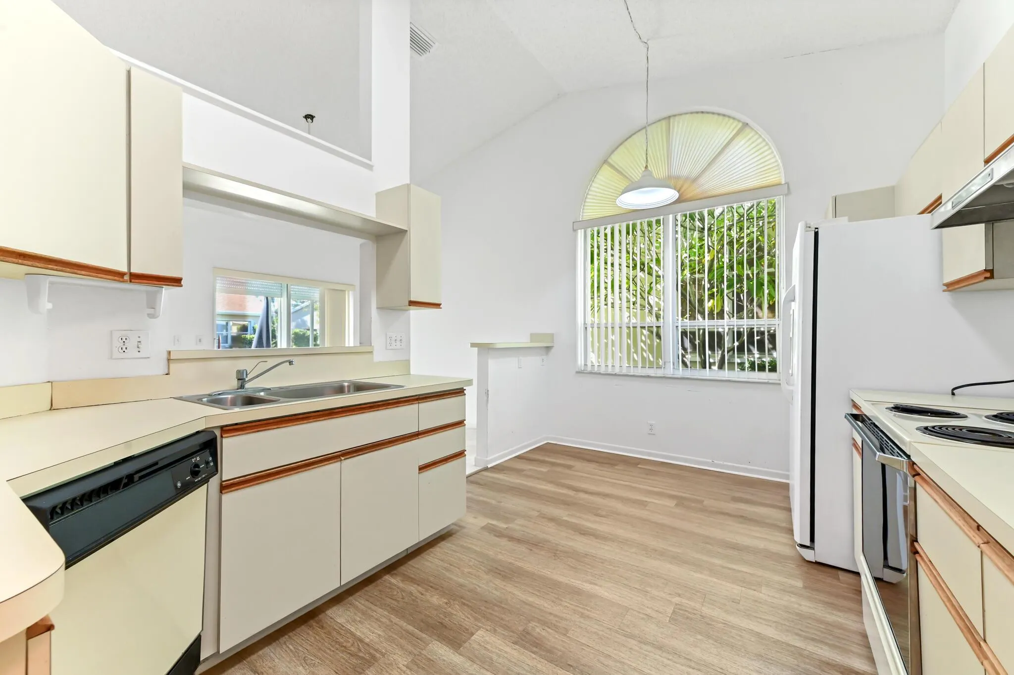 3509 Ridge Tree Court