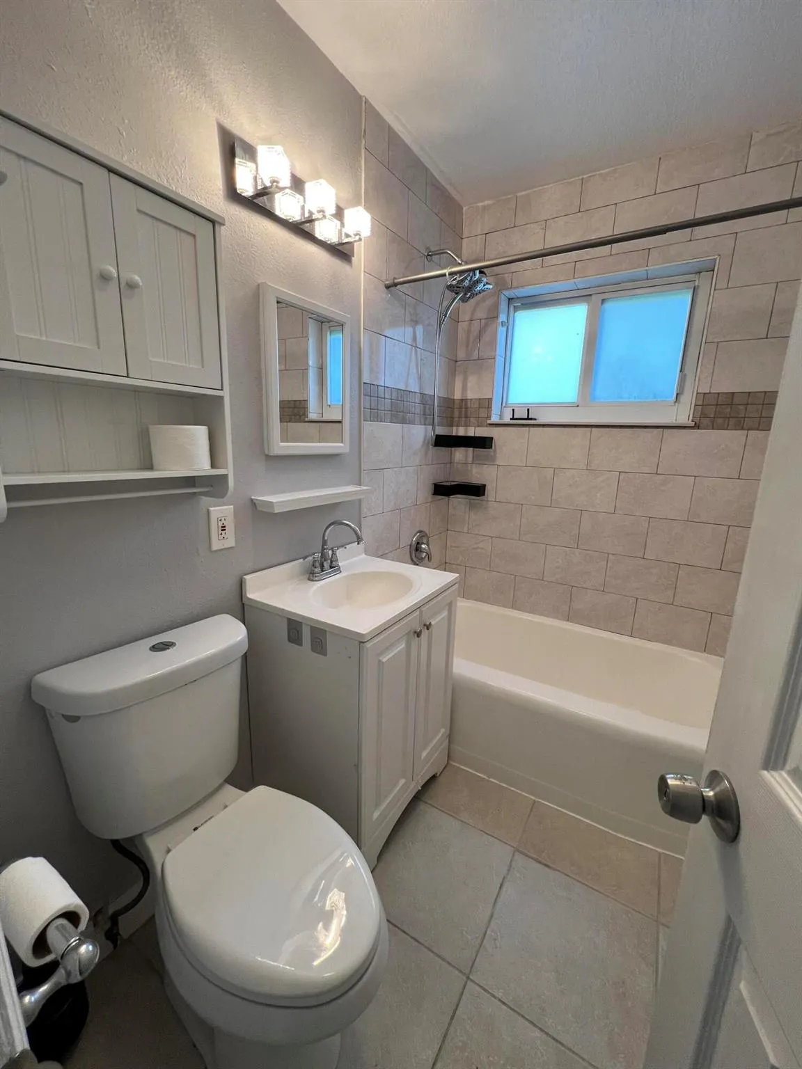 113 Edwards Lane, #4