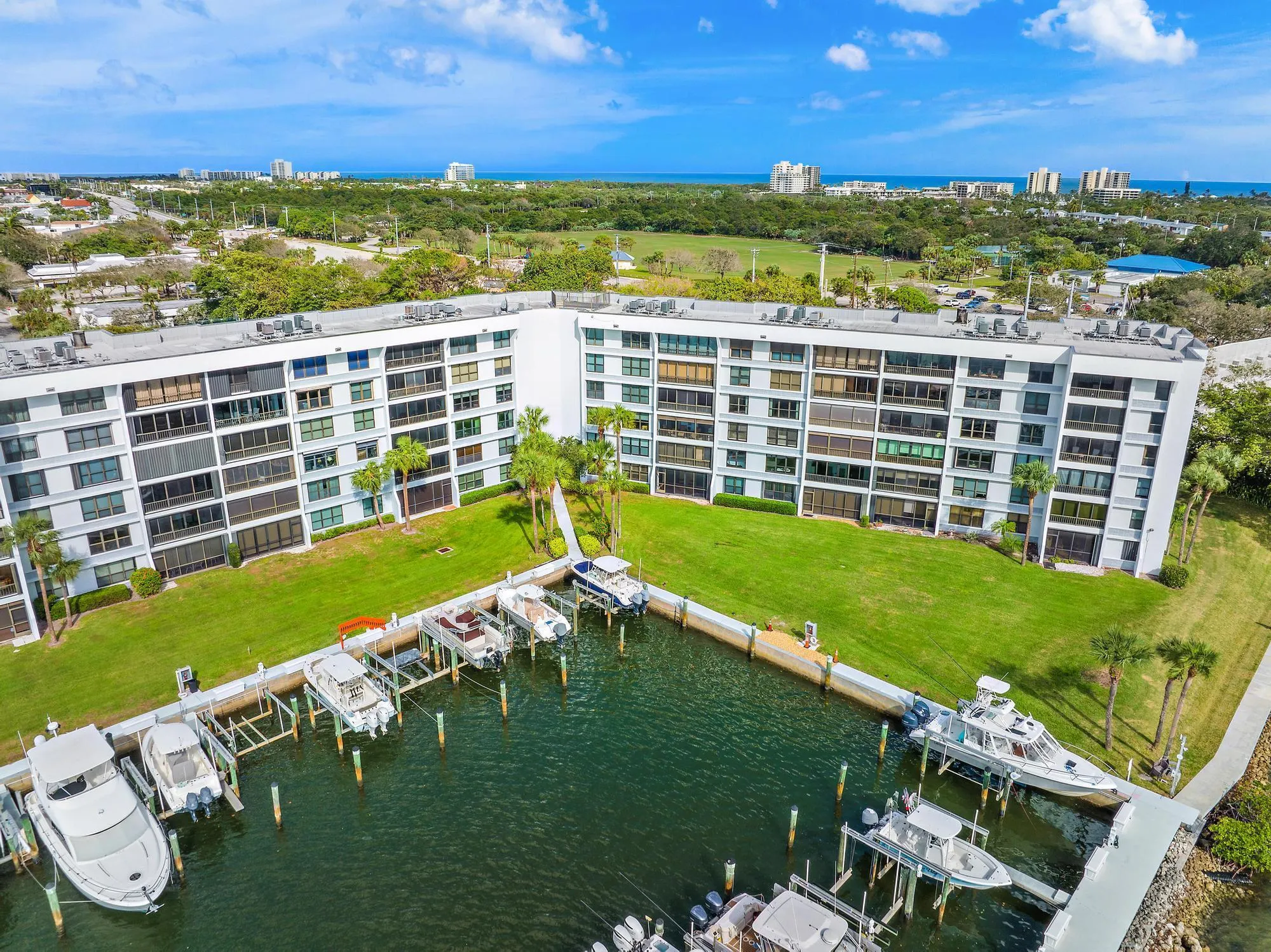 1748 Jupiter Cove Drive, #121