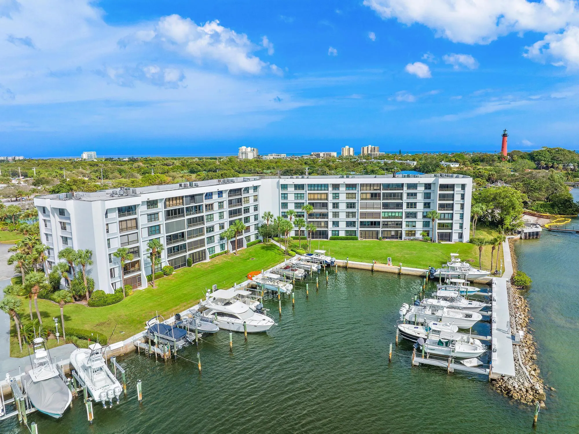 1748 Jupiter Cove Drive, #121