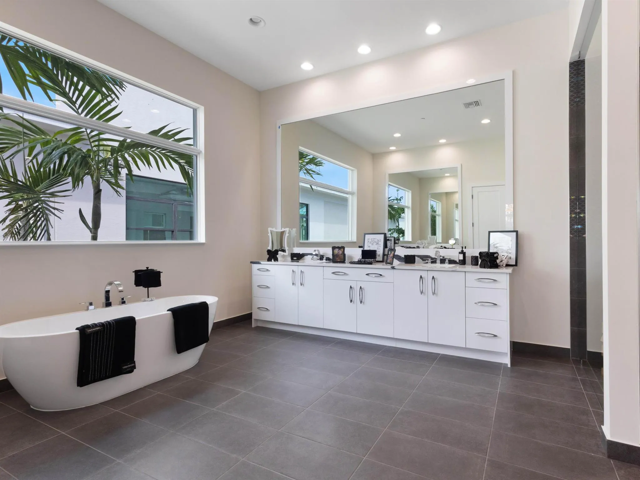 9124 Coral Isle Circle