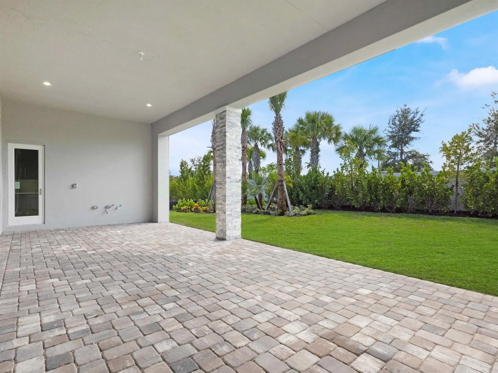9124 Coral Isle Circle
