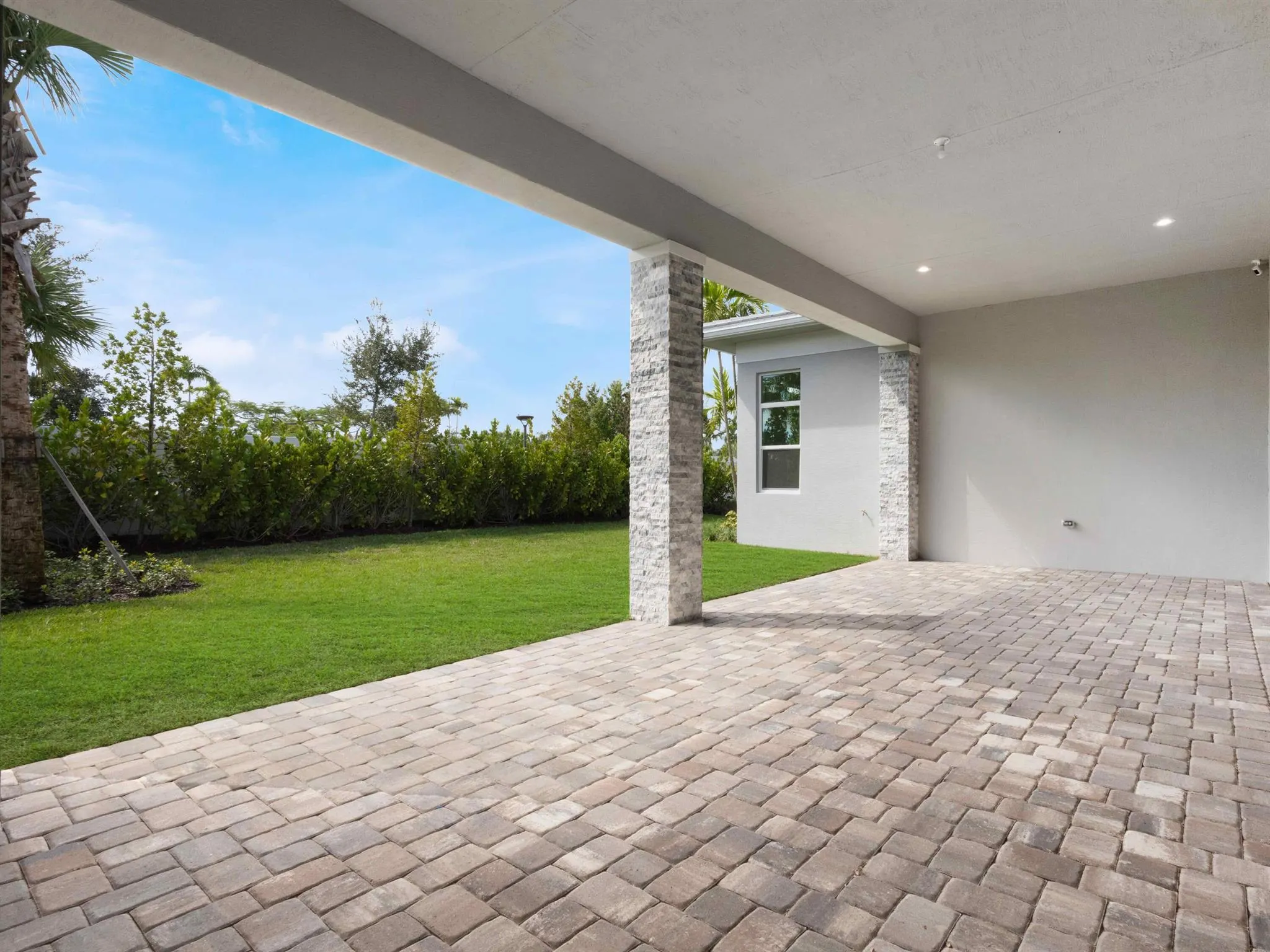 9124 Coral Isle Circle