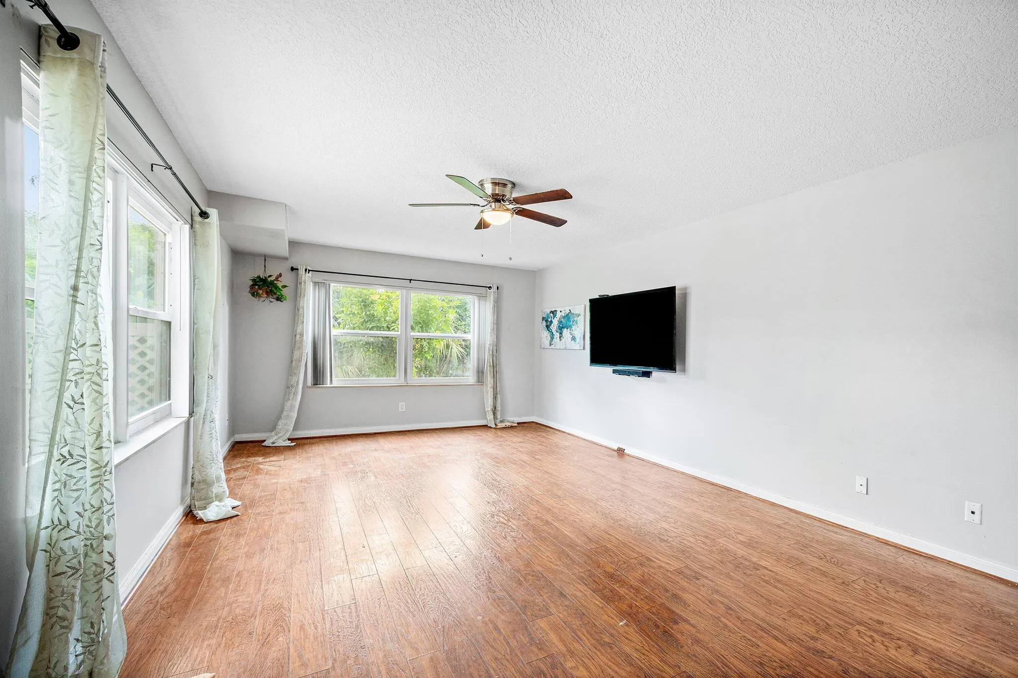 43 Essex Court, #C