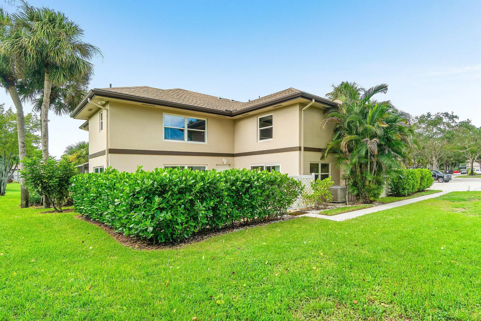 43 Essex Court, #C