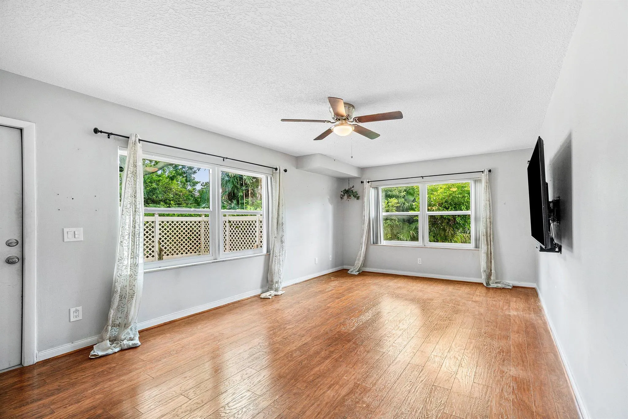 43 Essex Court, #C