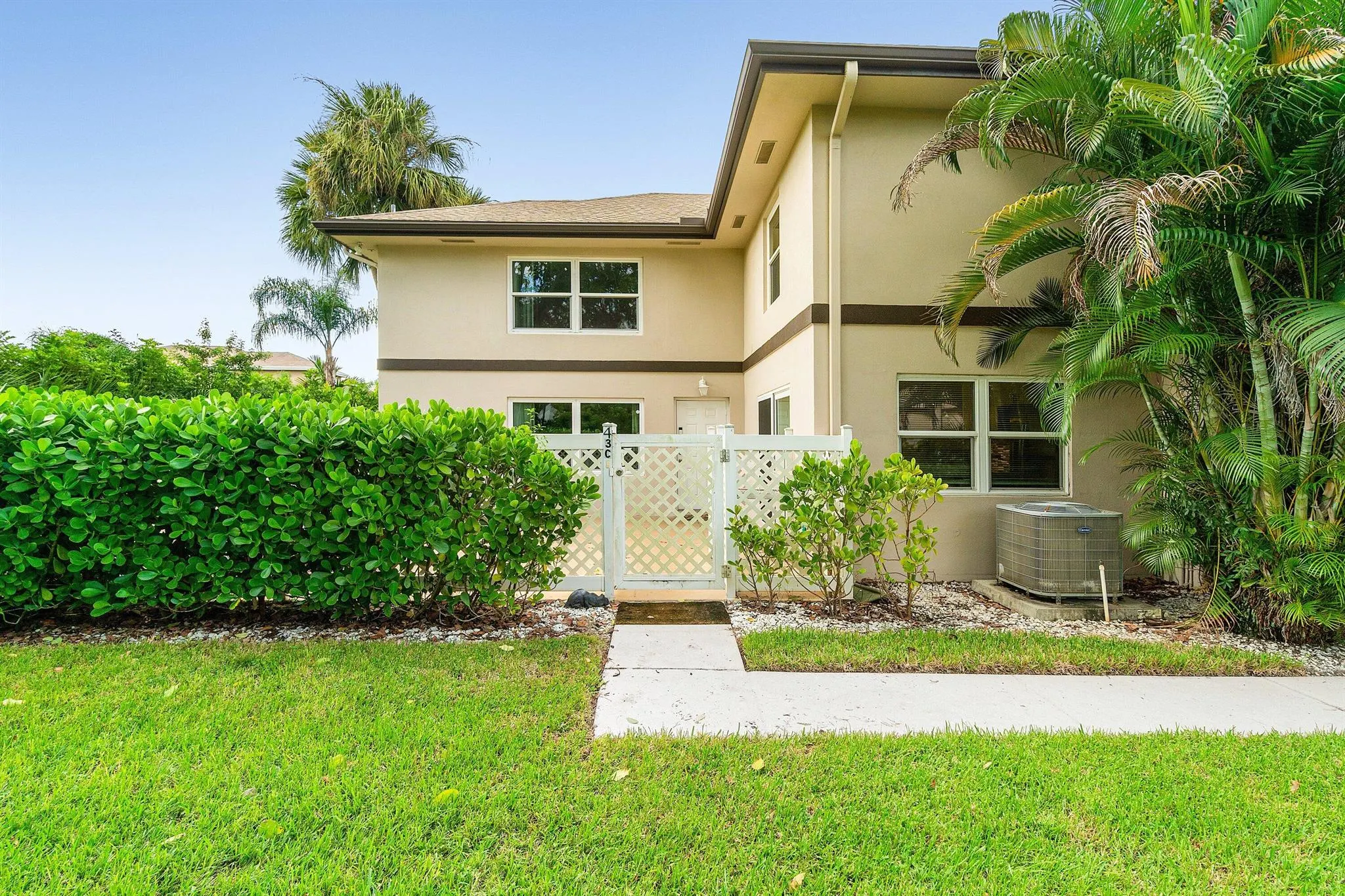 43 Essex Court, #C