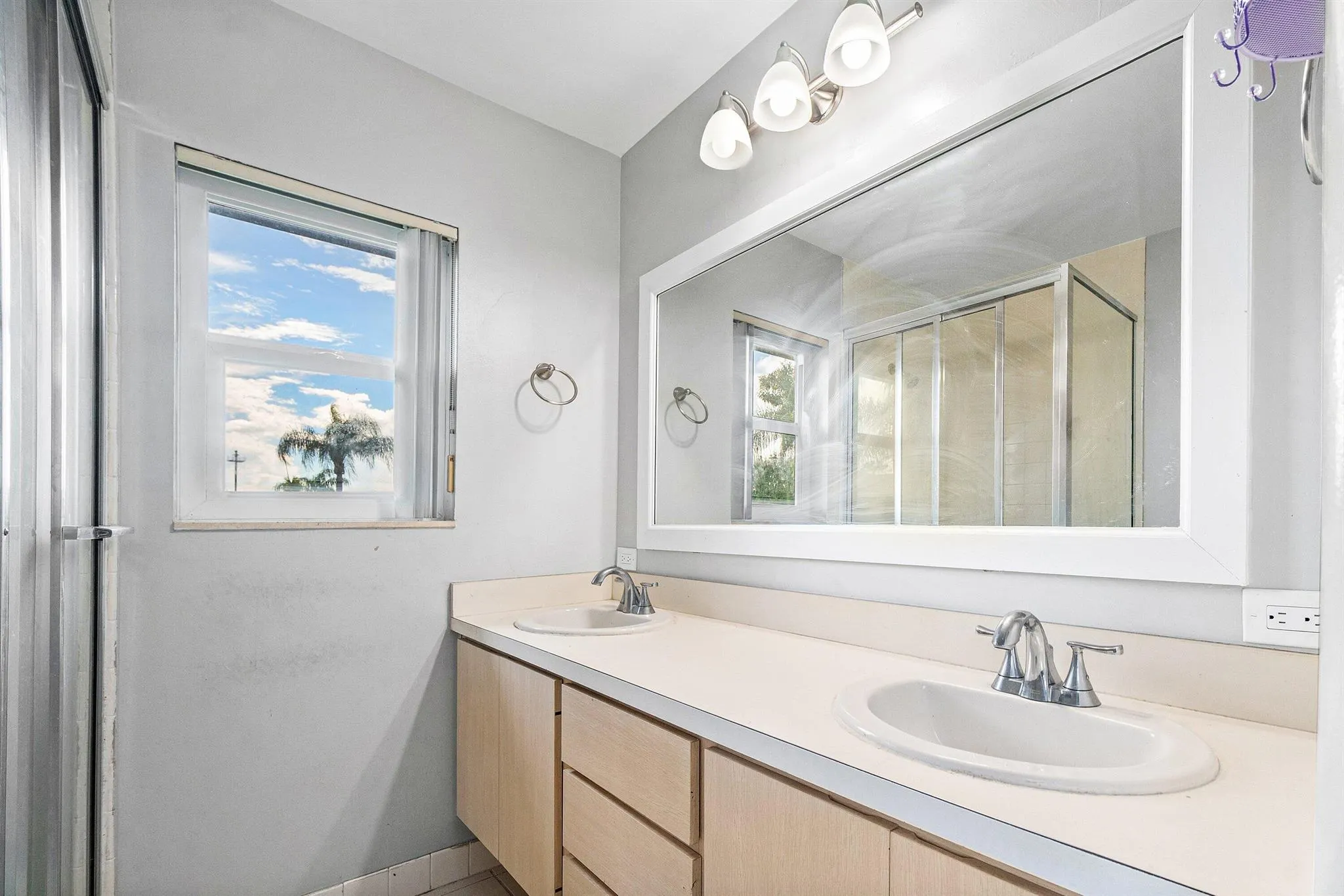 43 Essex Court, #C