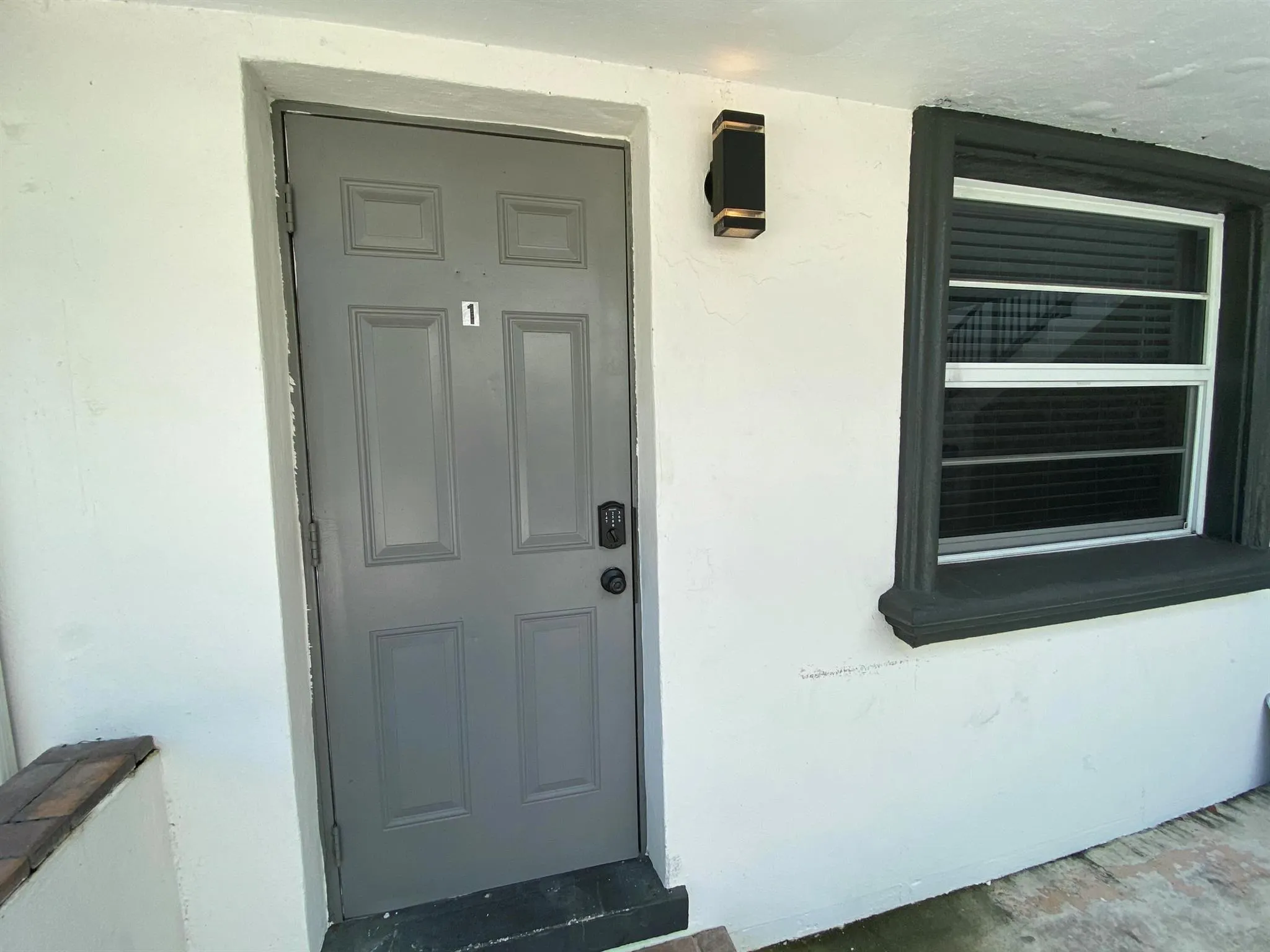 605 N Federal Highway, #1