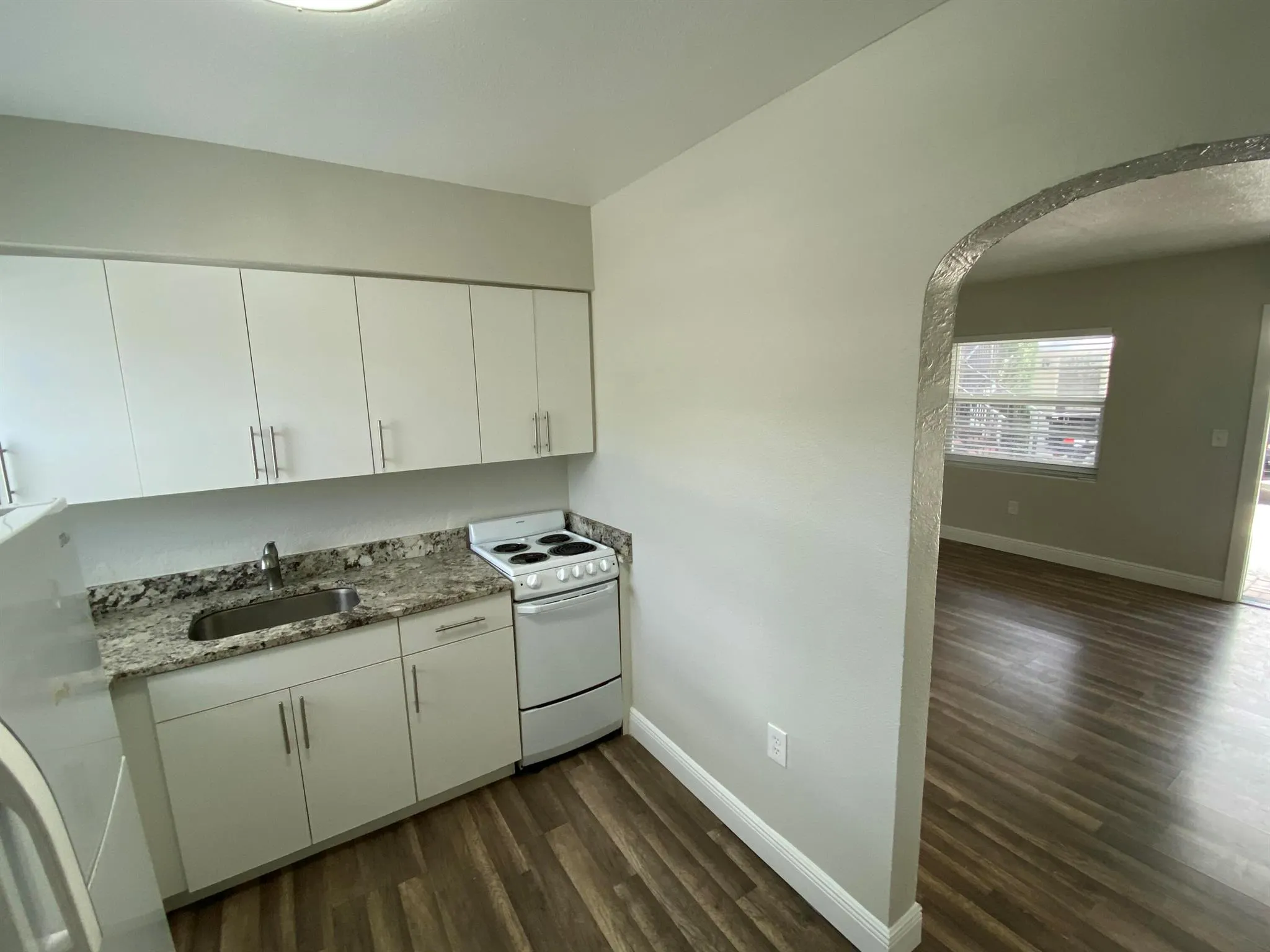 605 N Federal Highway, #1