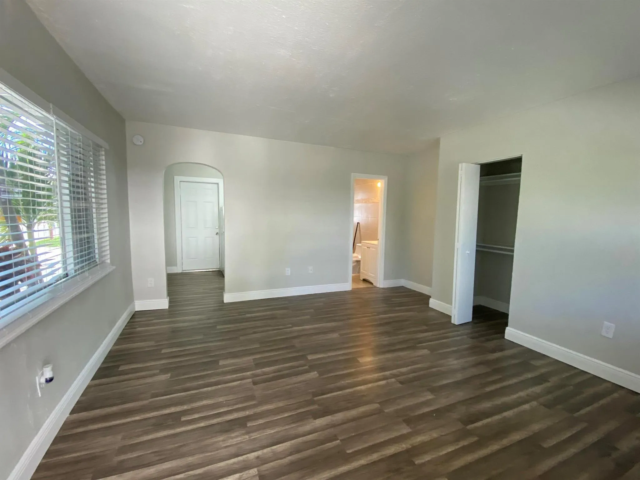 605 N Federal Highway, #1