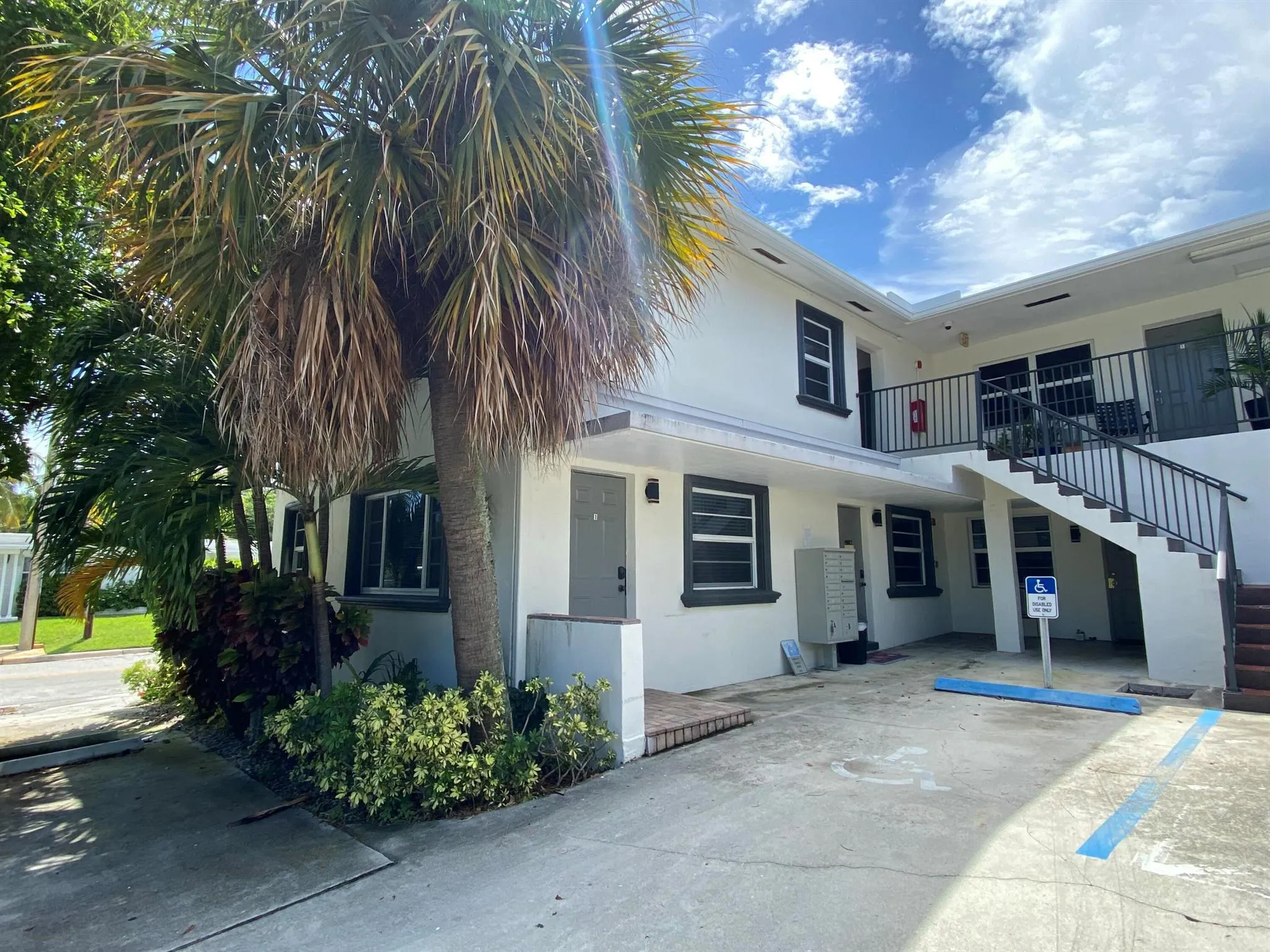 605 N Federal Highway, #1