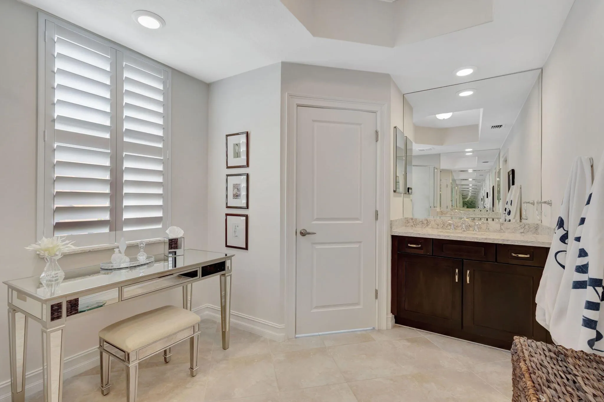 444 Bay Colony Drive N