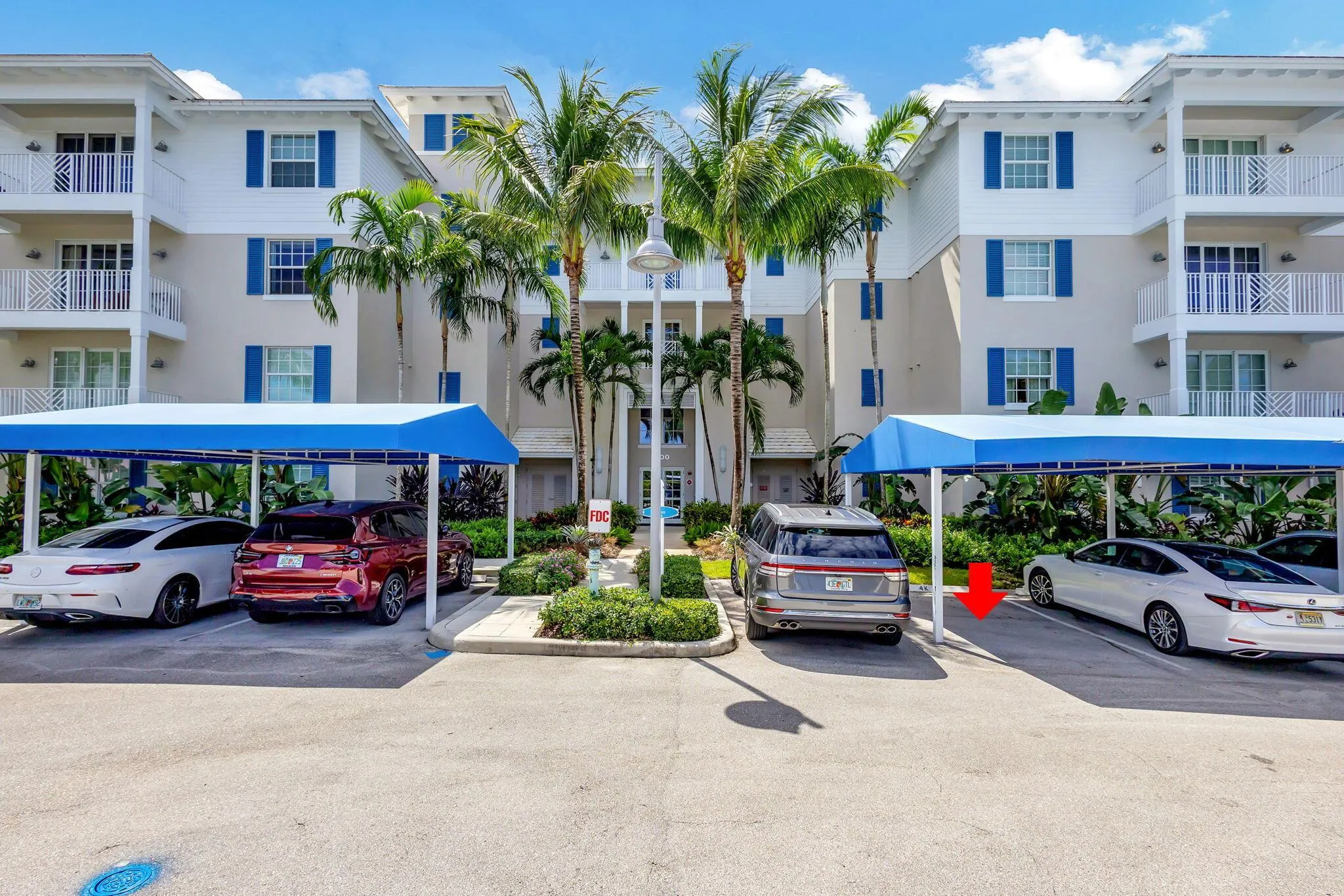 444 Bay Colony Drive N