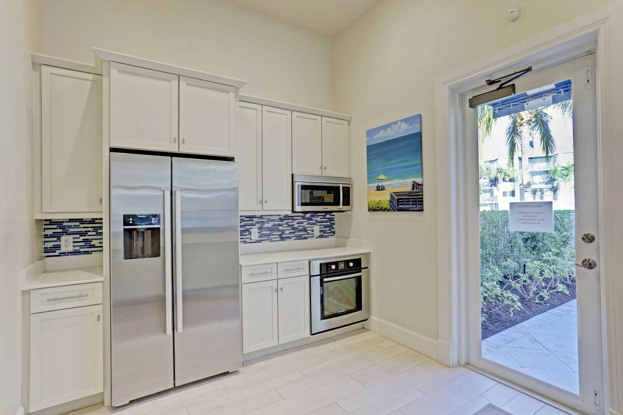 444 Bay Colony Drive N