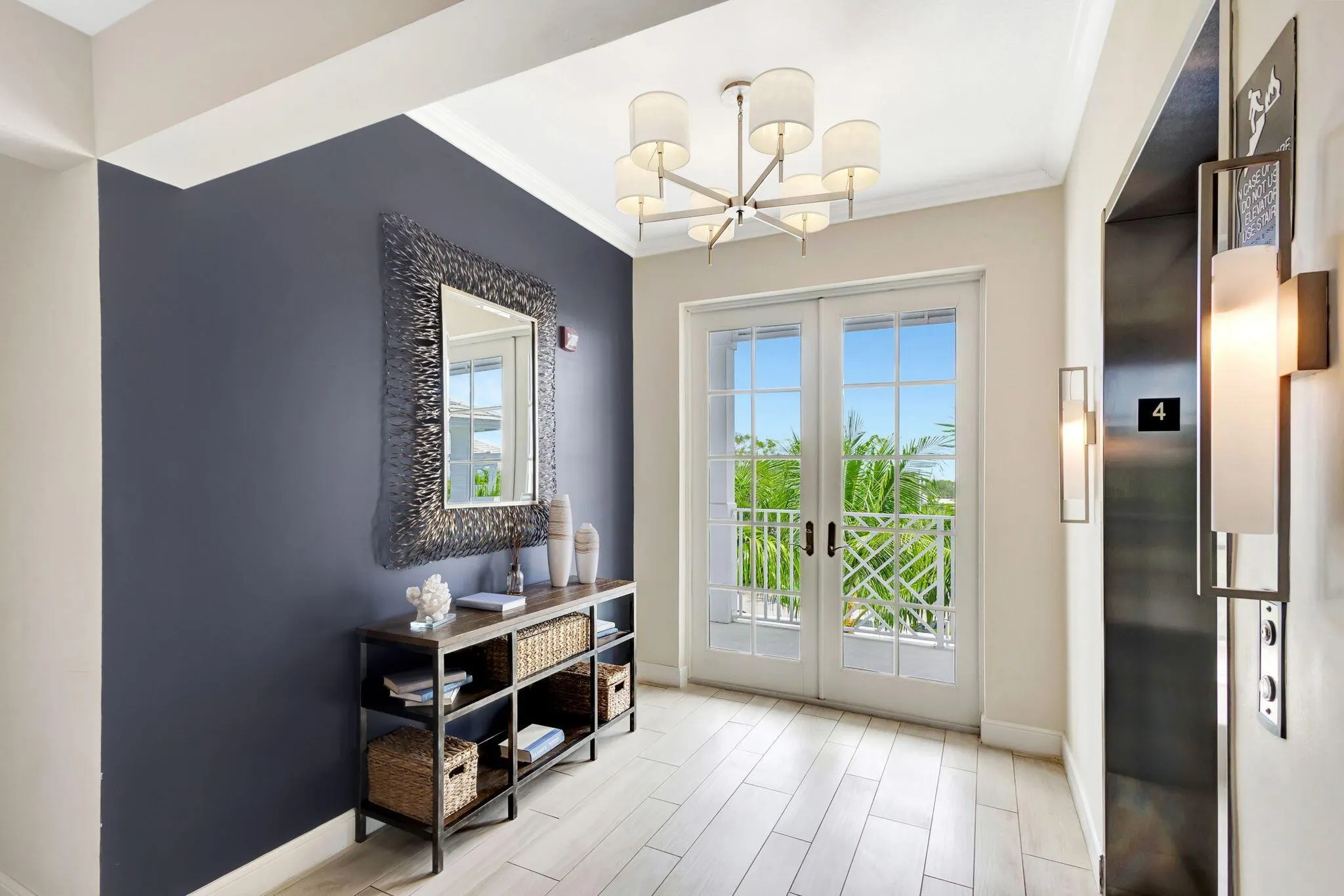 444 Bay Colony Drive N