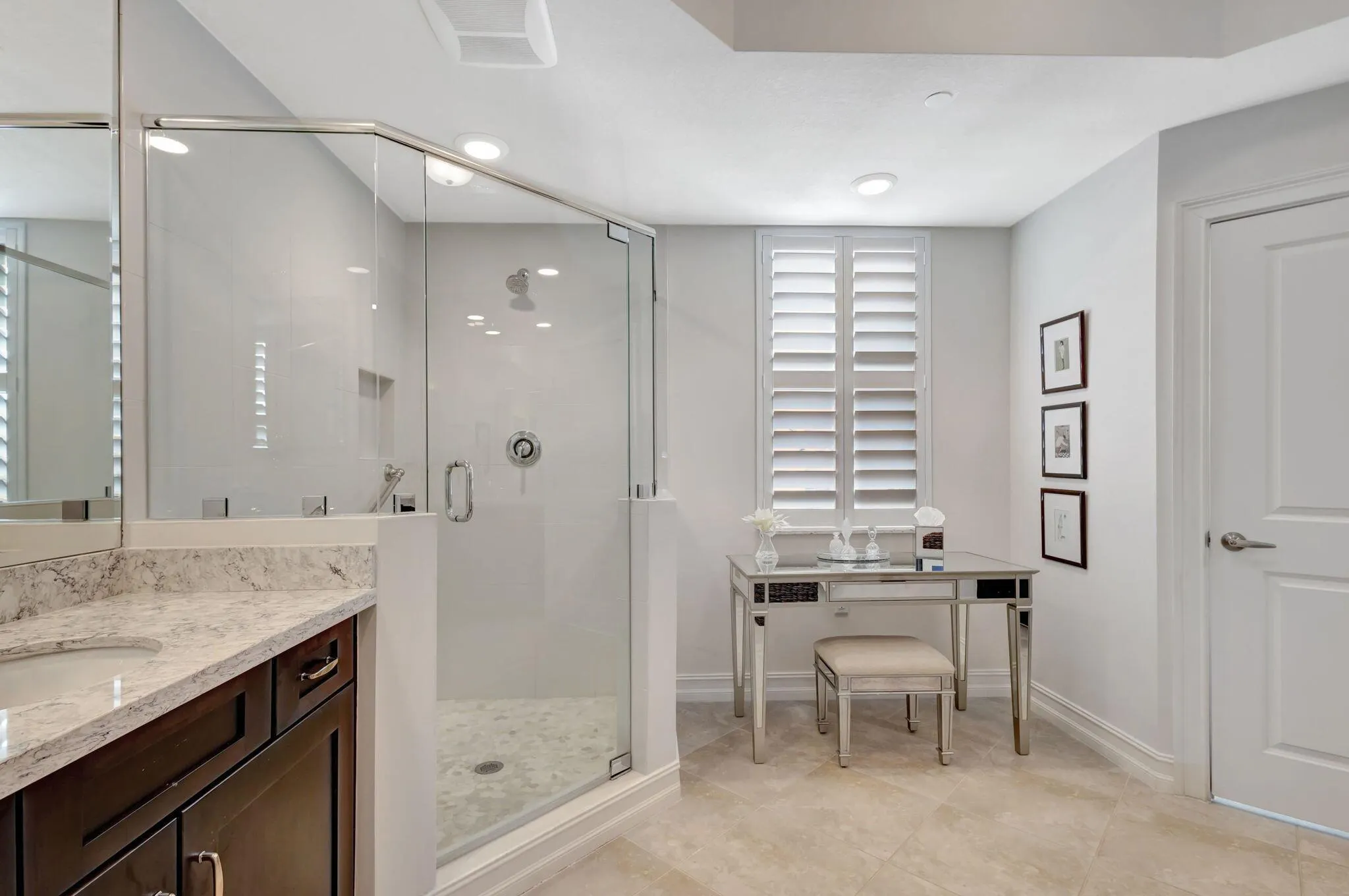 444 Bay Colony Drive N