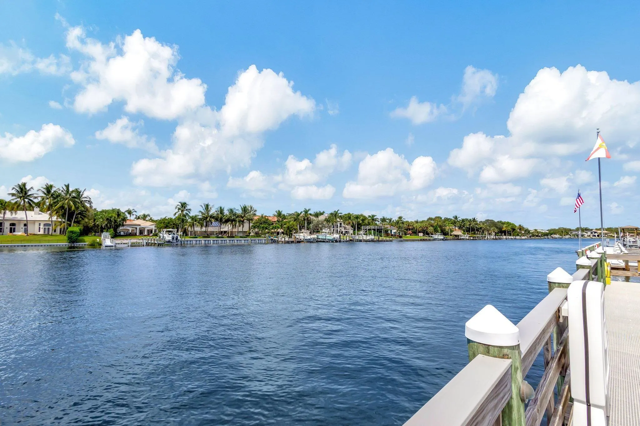 444 Bay Colony Drive N