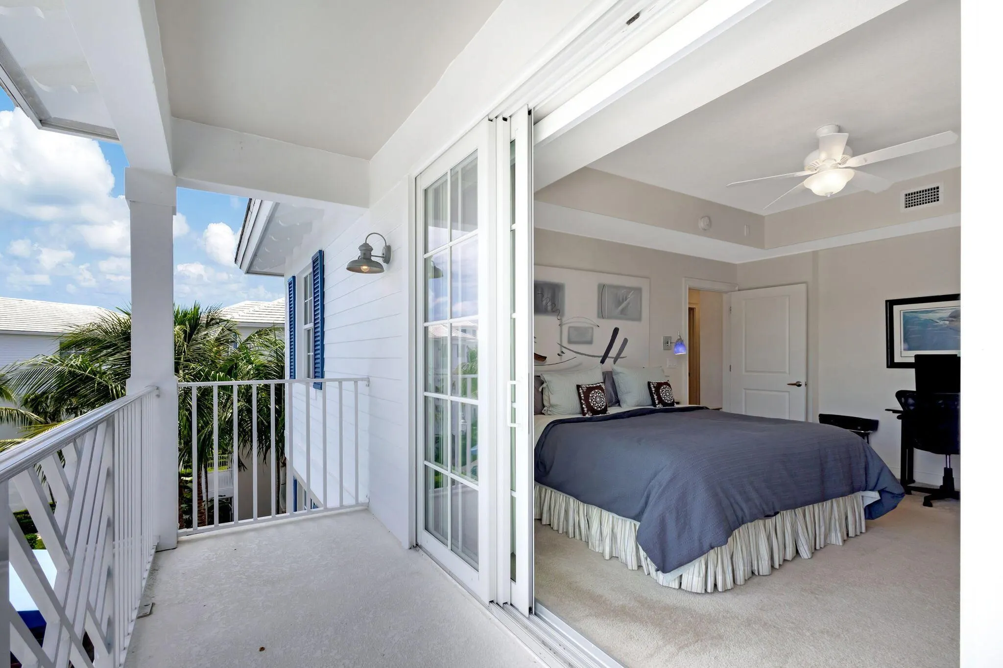 444 Bay Colony Drive N