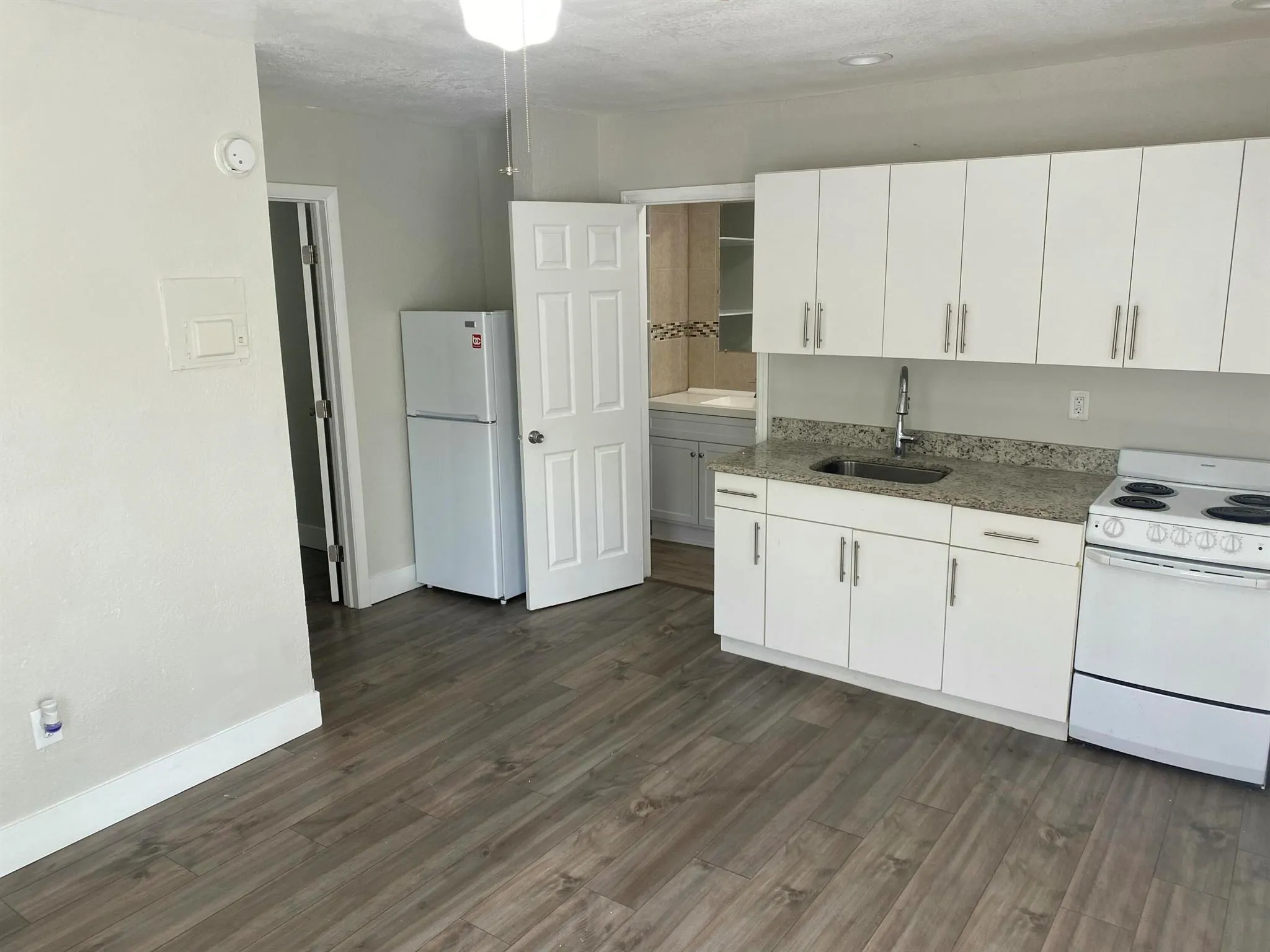 605 N Federal Highway, #3